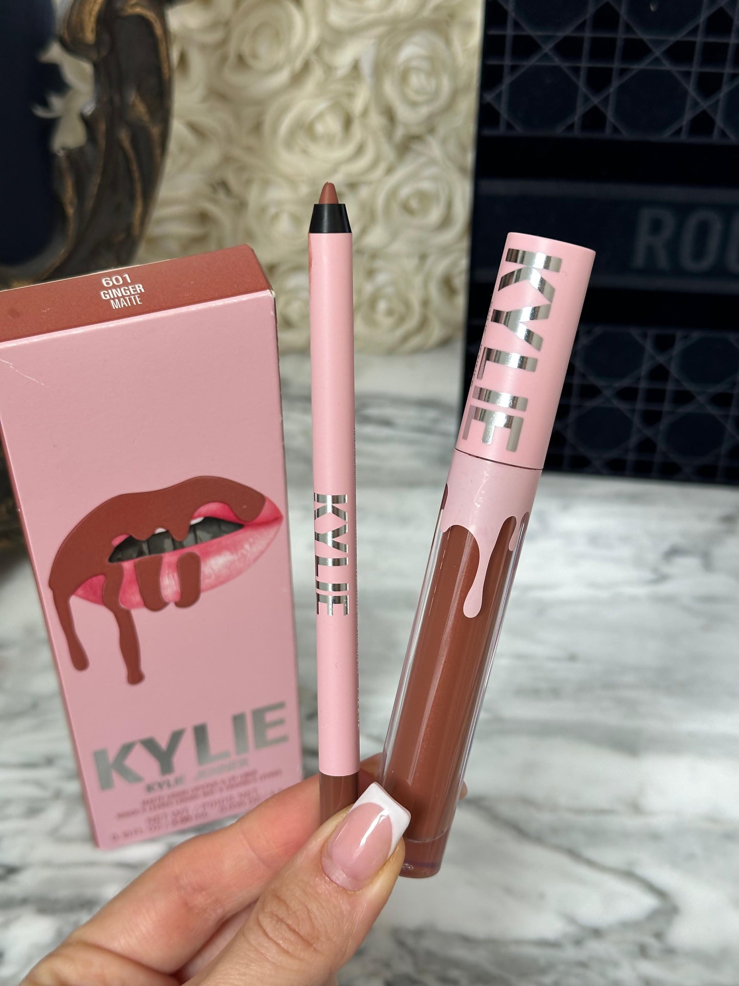 KYLIE JENNER Matte Lip Kit - Lip Liner & Liquid Lipstick (601)
