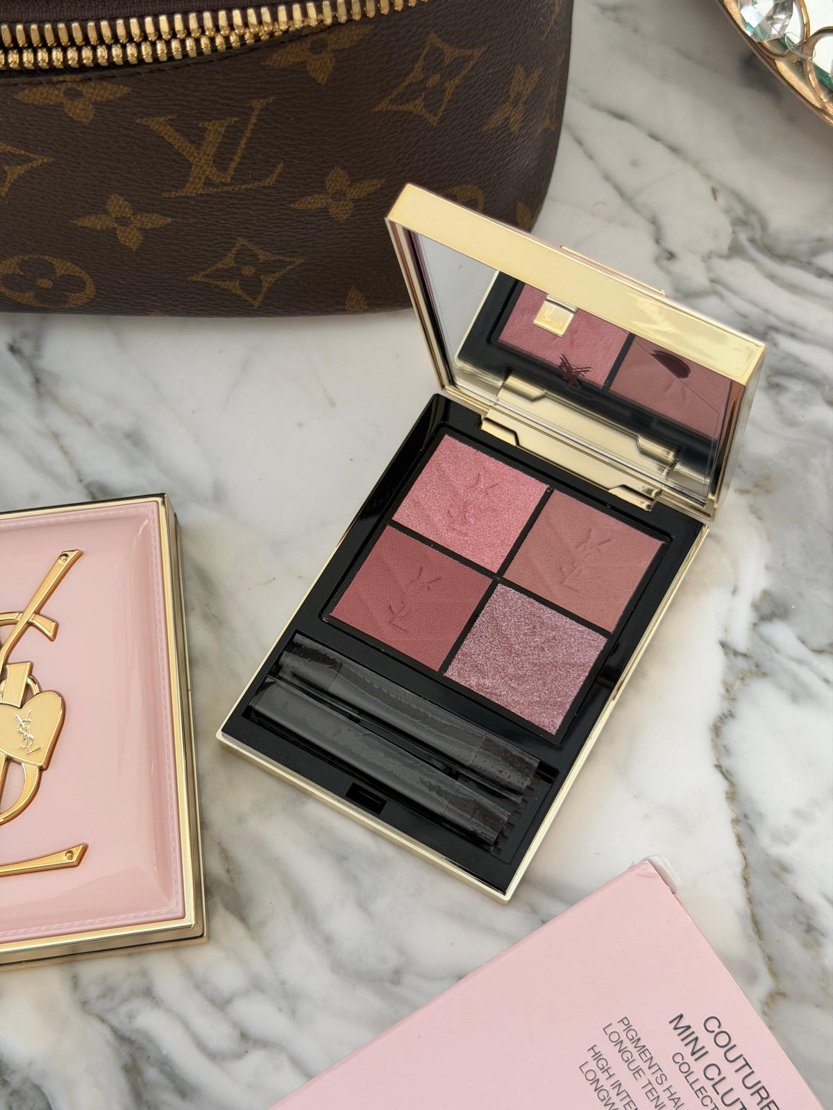YSL Couture Clutch Collector (461)
High Intensity Pigments Longwear & Comfort