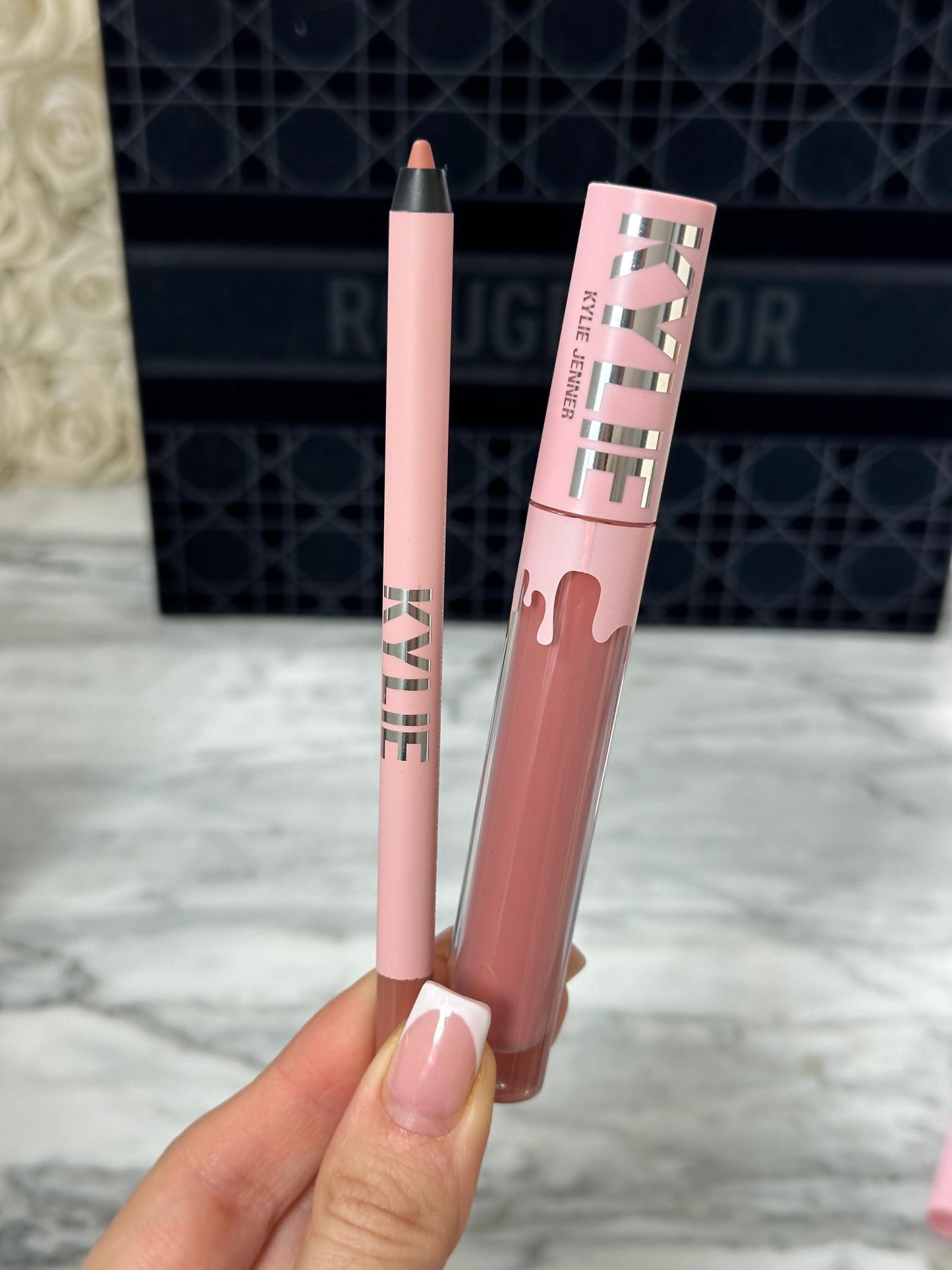 KYLIE JENNER Matte Lip Kit - Lip Liner & Liquid Lipstick (700)