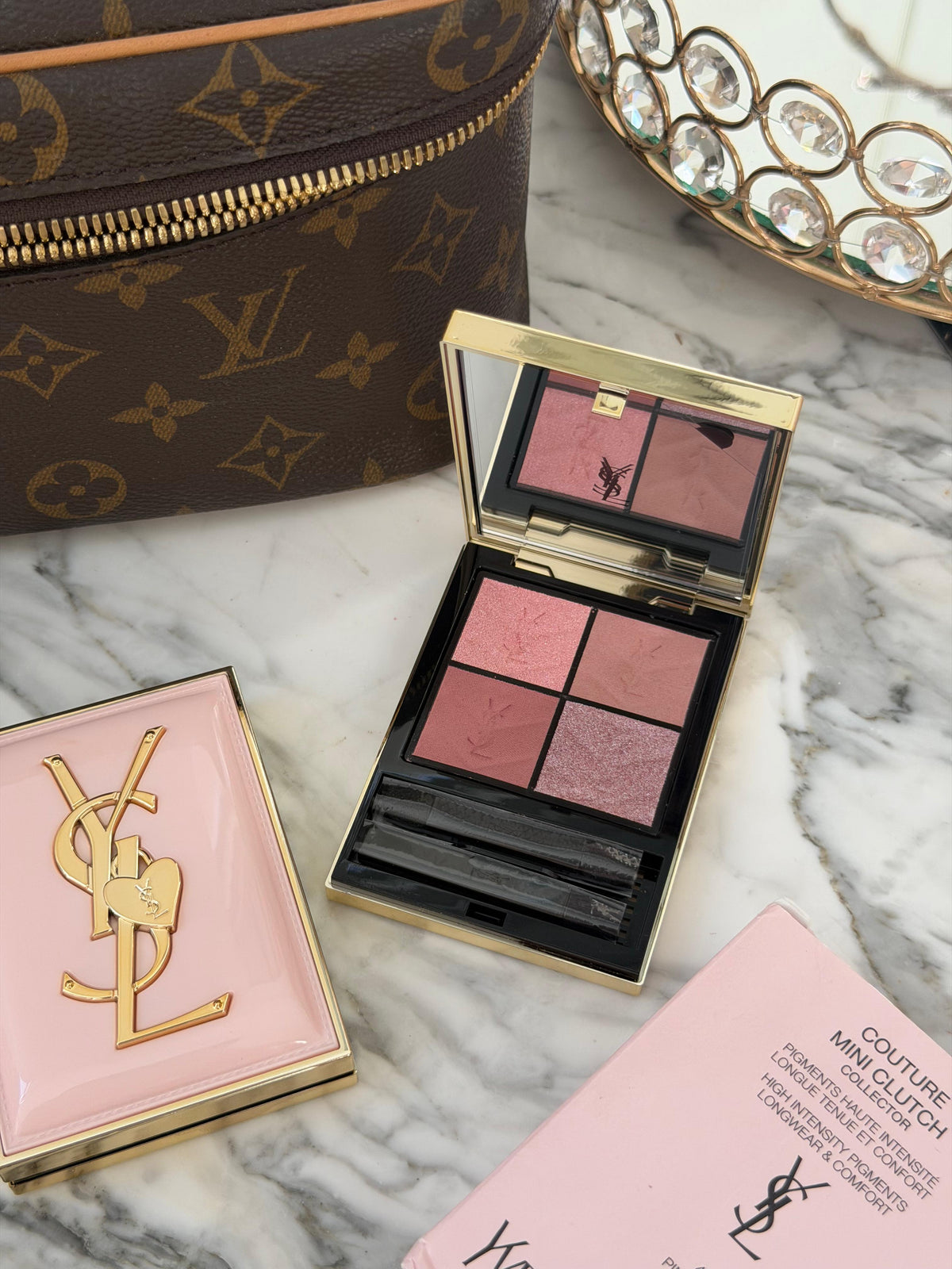 YSL Couture Clutch Collector (461)
High Intensity Pigments Longwear & Comfort