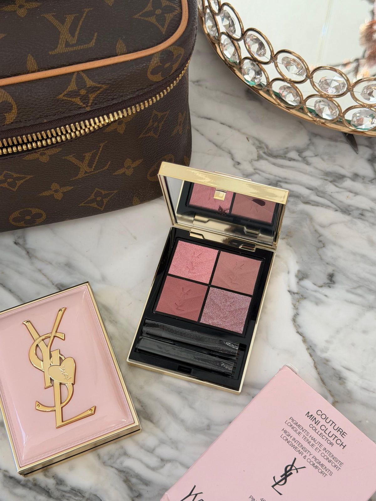 YSL Couture Clutch Collector (461)
High Intensity Pigments Longwear & Comfort