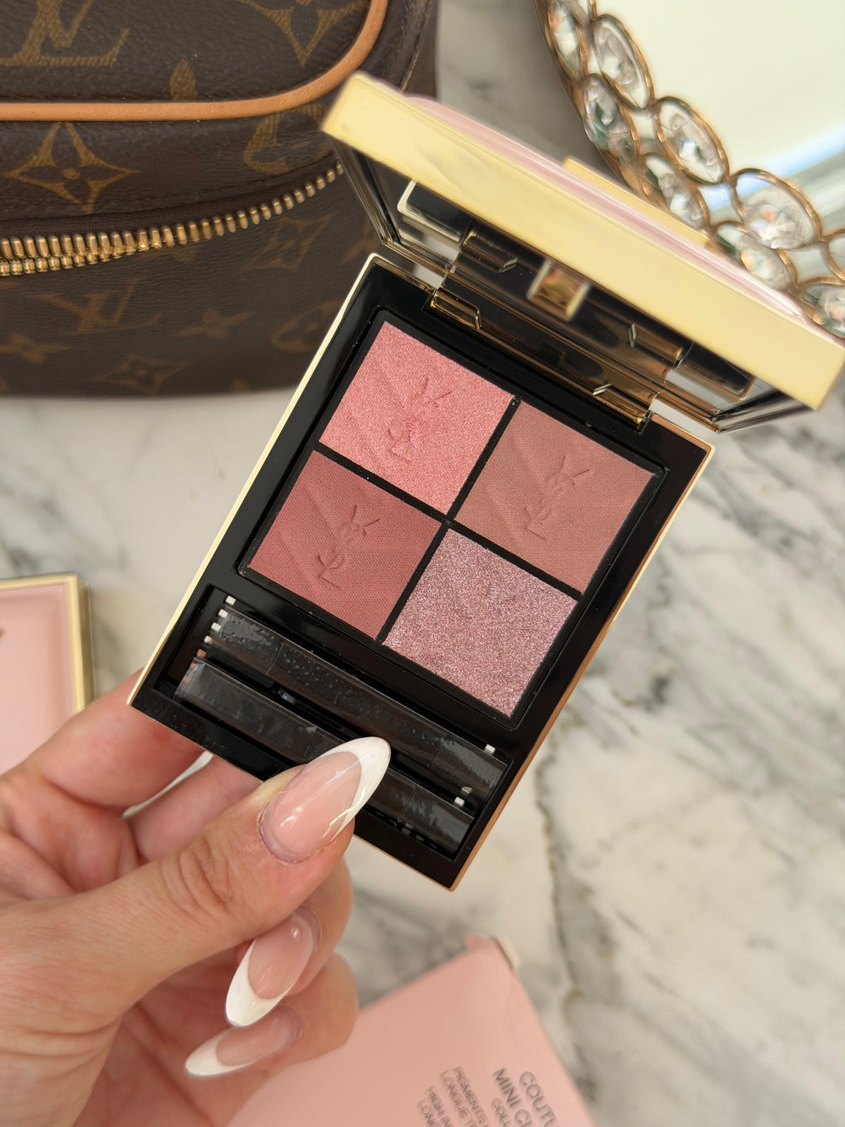 YSL Couture Clutch Collector (461)
High Intensity Pigments Longwear & Comfort