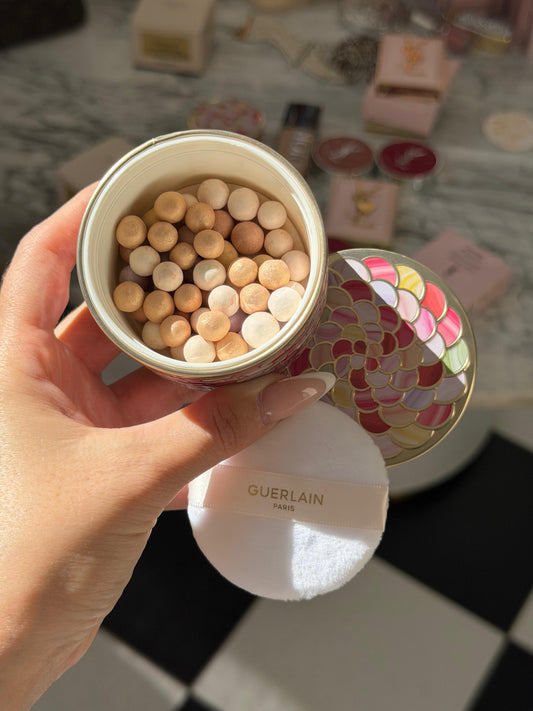GUERLAIN Météorites Light-Revealing Pearls Of Powder
Correct, Mattify, Illuminate (03)