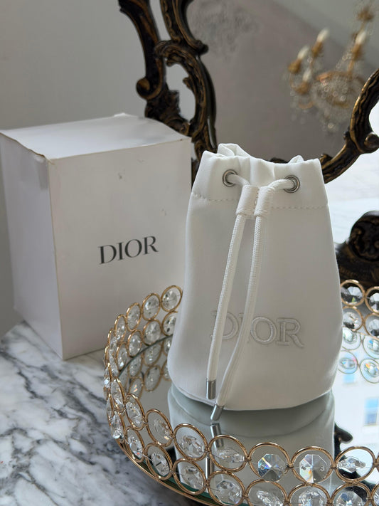 DIOR
Beauty Ties White Pouch Gift