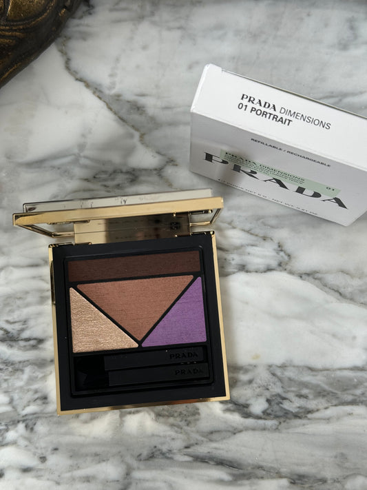 PRADA Dimensions
Durable Multi-Effect Eyeshadow (01)