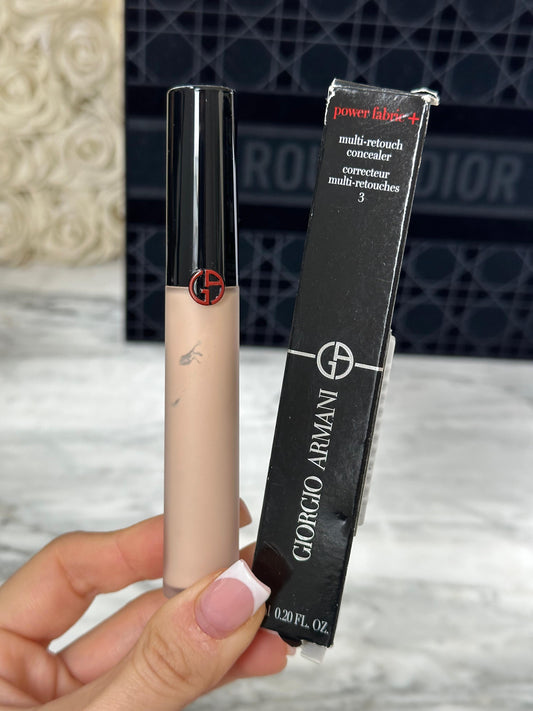 ARMANI Beauty
Power Fabric + Longwear Matte Multi-Retouch Concealer (3)