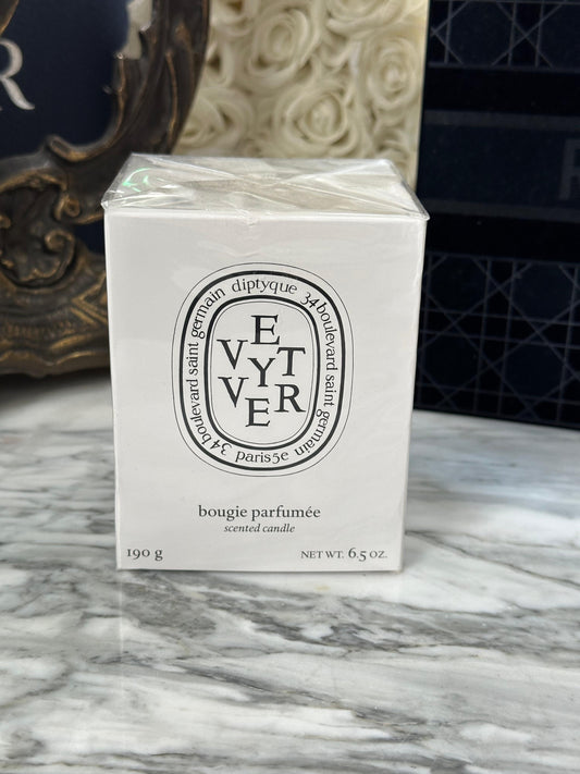 DIPTYQUE Vétyver Classic Candle
The Herbarium of Herbs