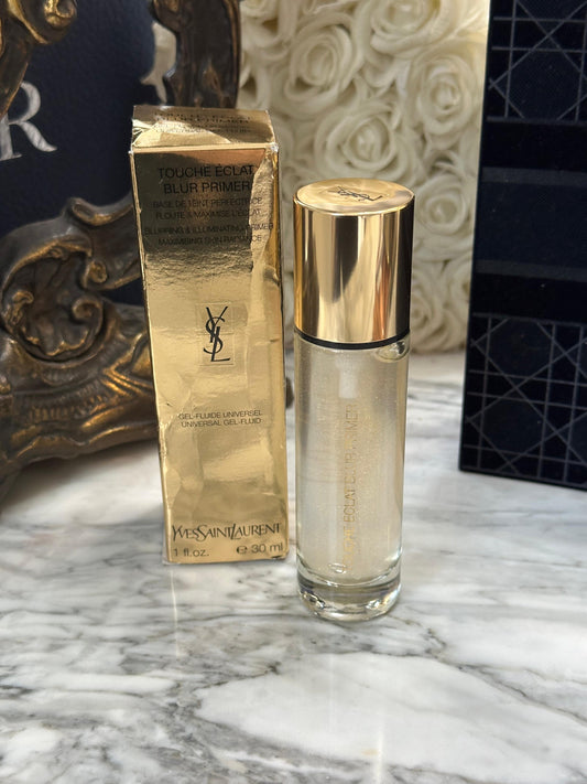 YSL Touche Éclat Blur Primer
Instant Radiance & Luminosity