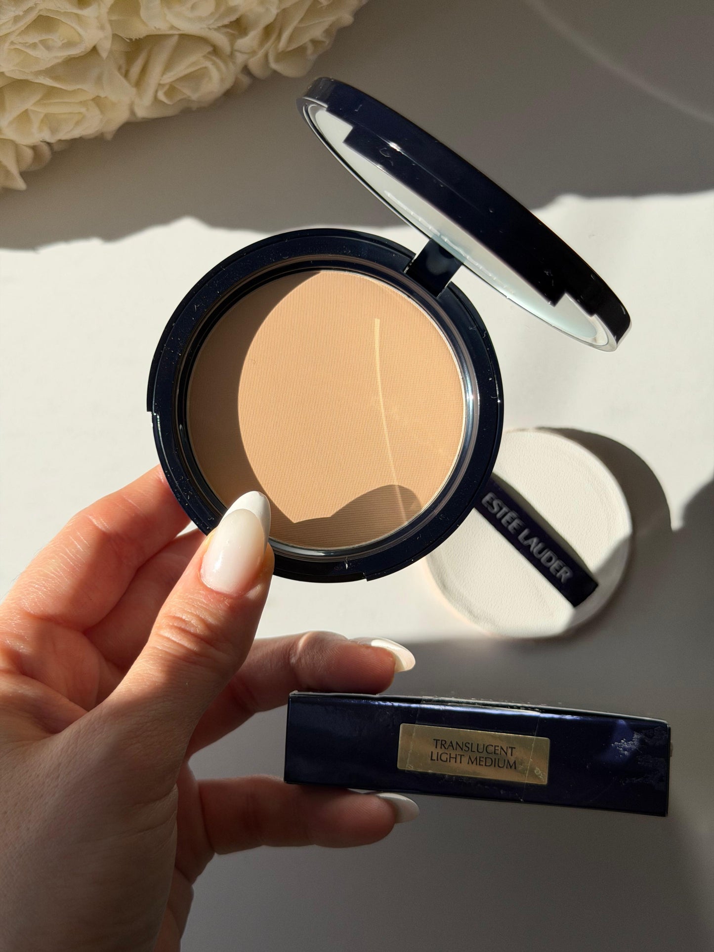 ESTEE LAUDER Double Wear
Stay-in-Place Matte Setting Powder Veil - Translucent Light Medium