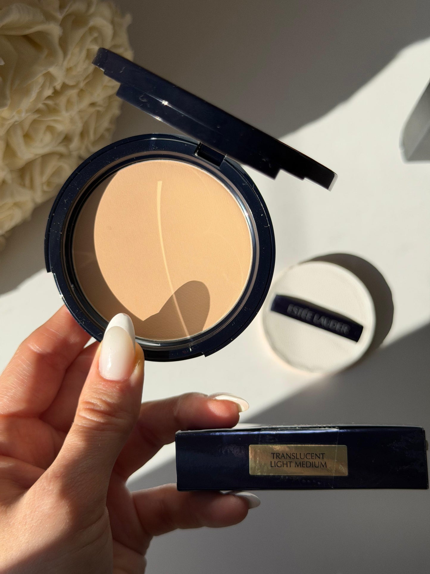 ESTEE LAUDER Double Wear
Stay-in-Place Matte Setting Powder Veil - Translucent Light Medium