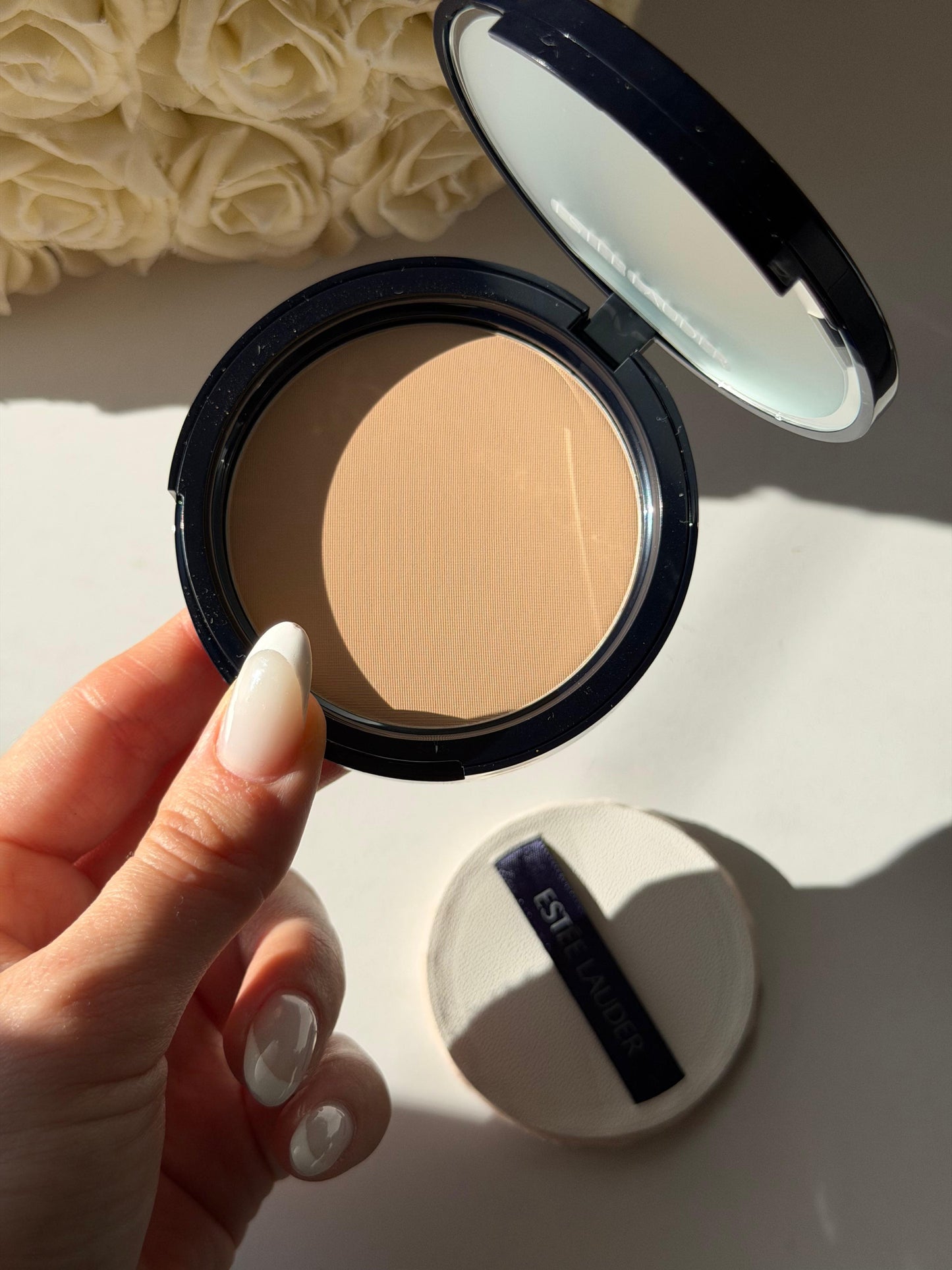 ESTEE LAUDER Double Wear
Stay-in-Place Matte Setting Powder Veil - Translucent Light Medium