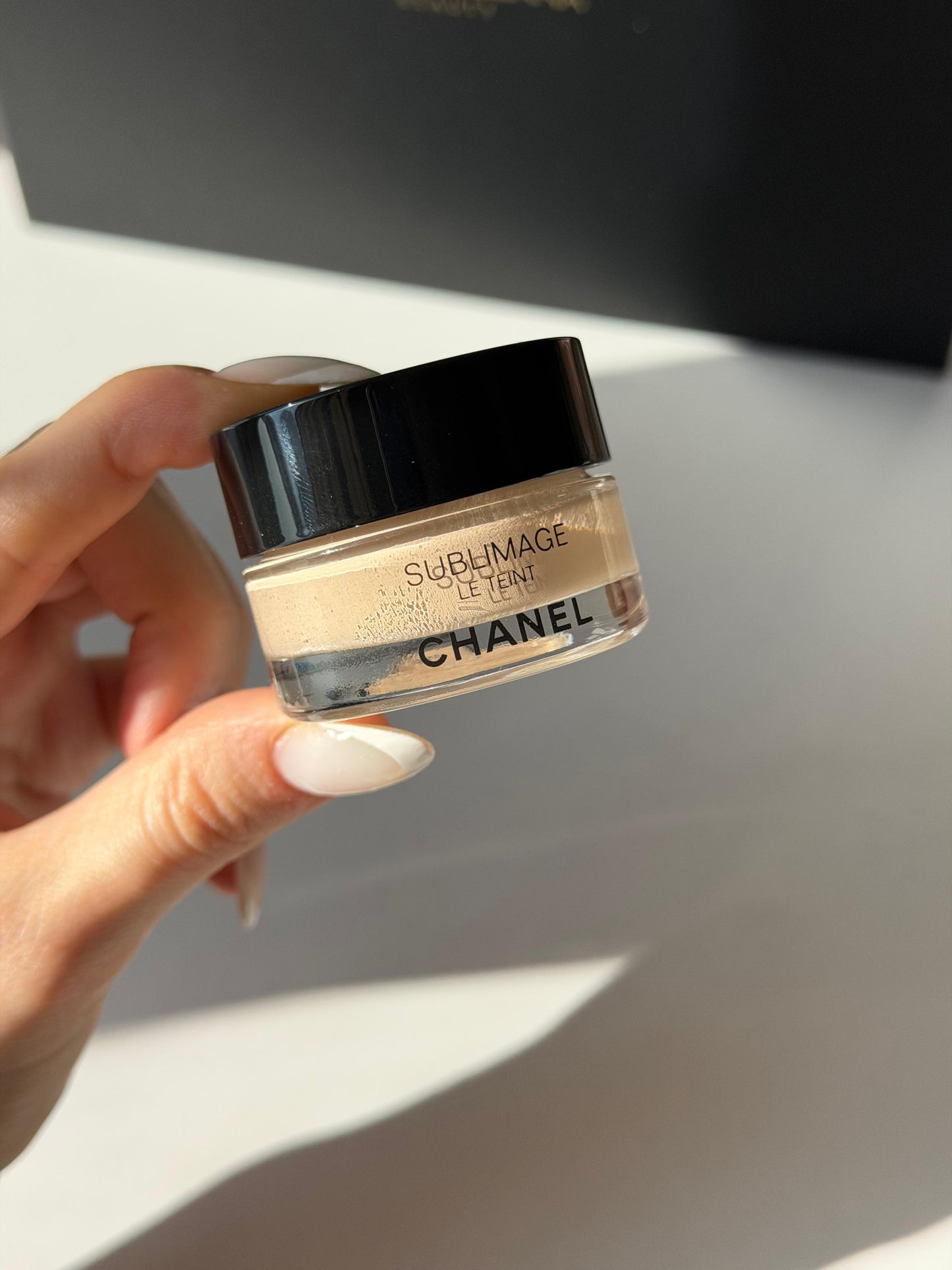 CHANEL Sublimage Le Teint 
Ultimate Radiance - Generating Cream Foundation (10)