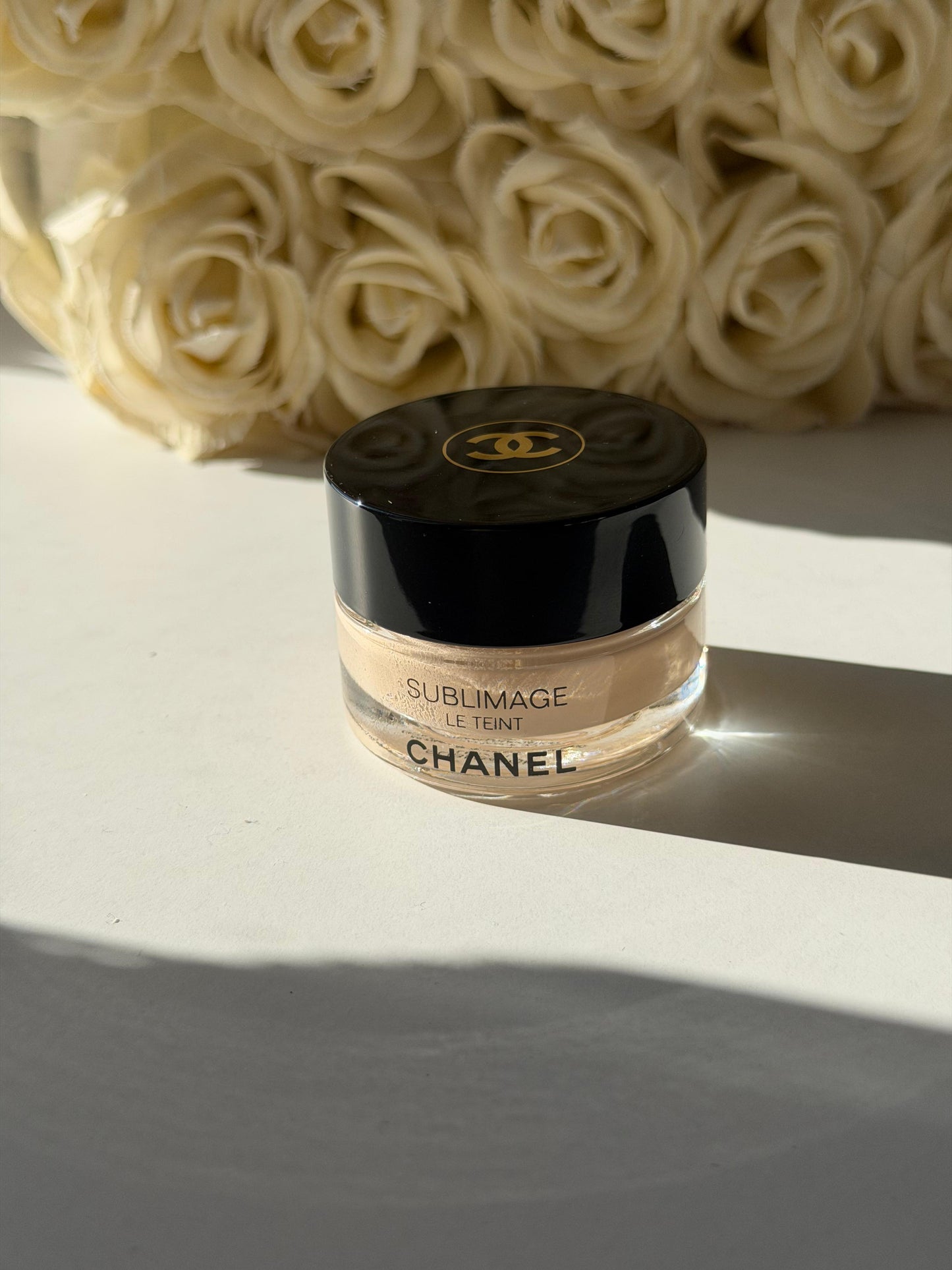 CHANEL Sublimage Le Teint 
Ultimate Radiance - Generating Cream Foundation (10)