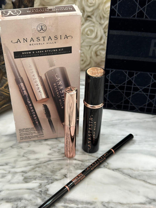 ANASTASIA BEVERLY HILLS
Brow & Lash Styling Kit