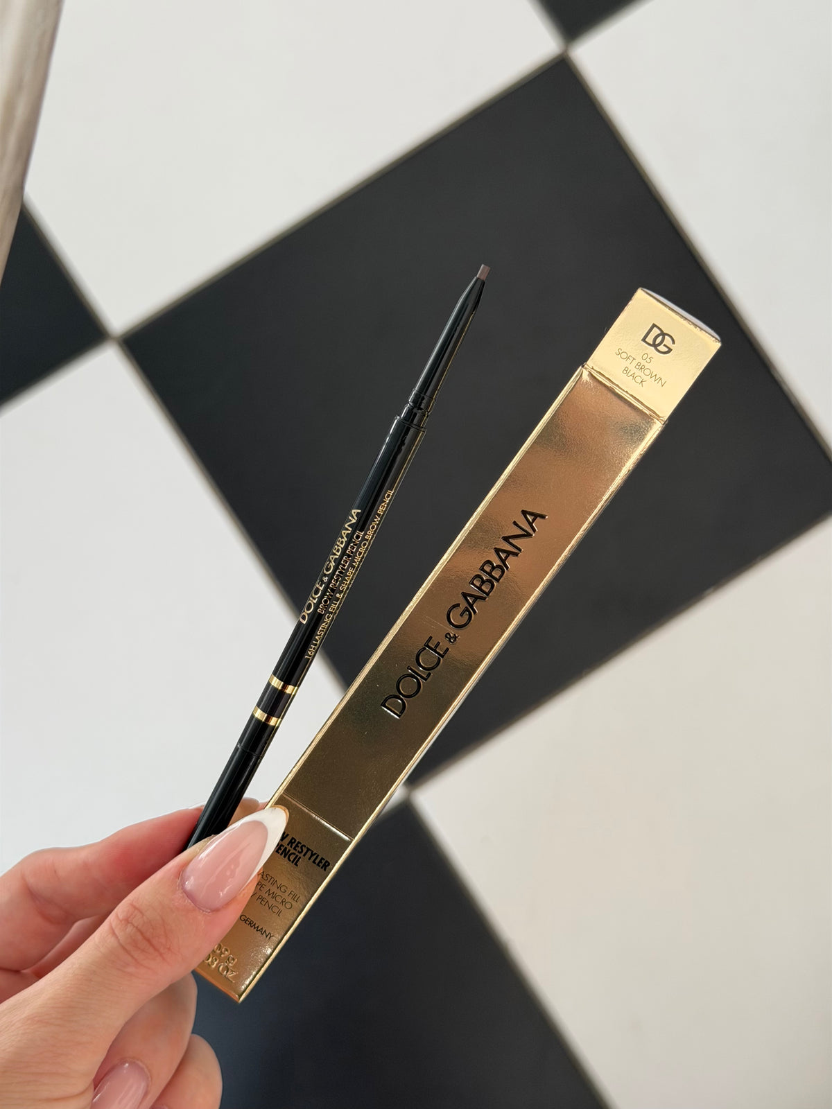 DOLCE&GABBANA Brow Restyler Pencil (05)
16H Lasting Fill & Shape Micro Brow Pencil