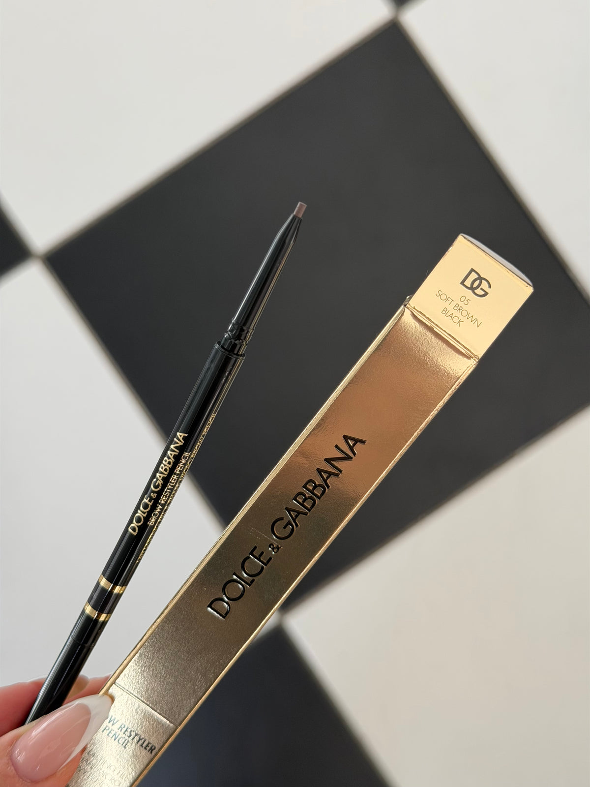 DOLCE&GABBANA Brow Restyler Pencil (05)
16H Lasting Fill & Shape Micro Brow Pencil
