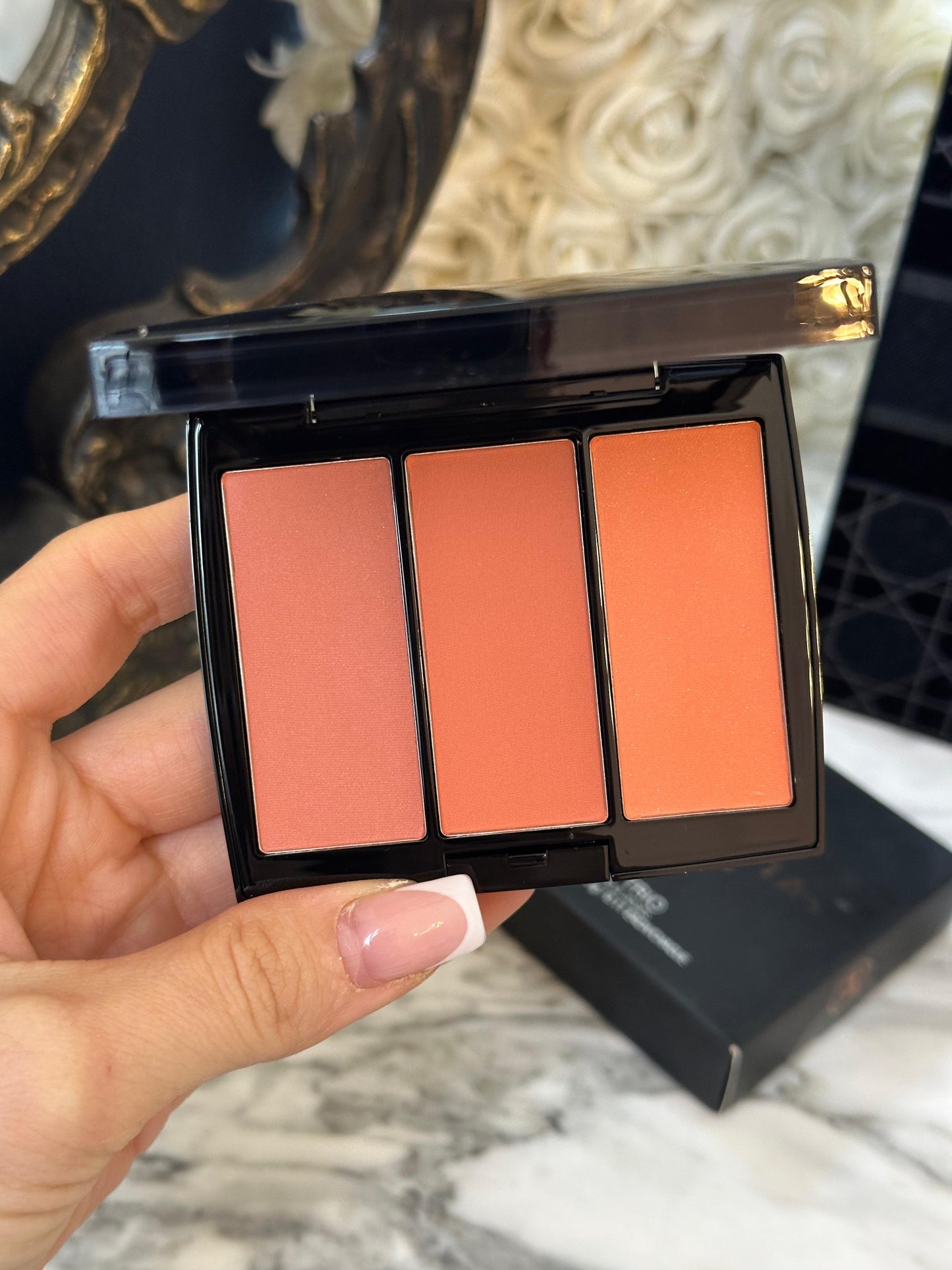 ANASTASIA BEVERLY HILLS
Blush Trio
Essential BLush Palette With 3 Full-Pigment Shades.