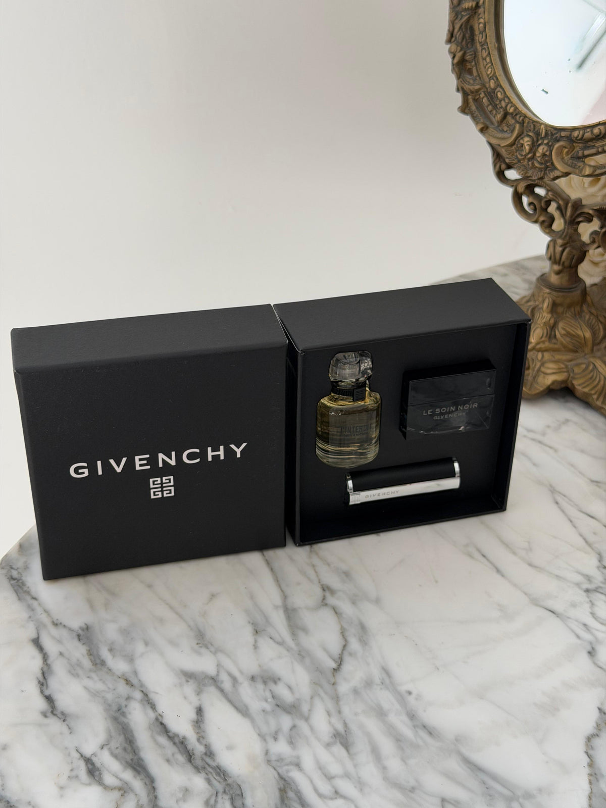 GIVENCHY Essential Gift Set (Parfum, Lipstick, Cream)