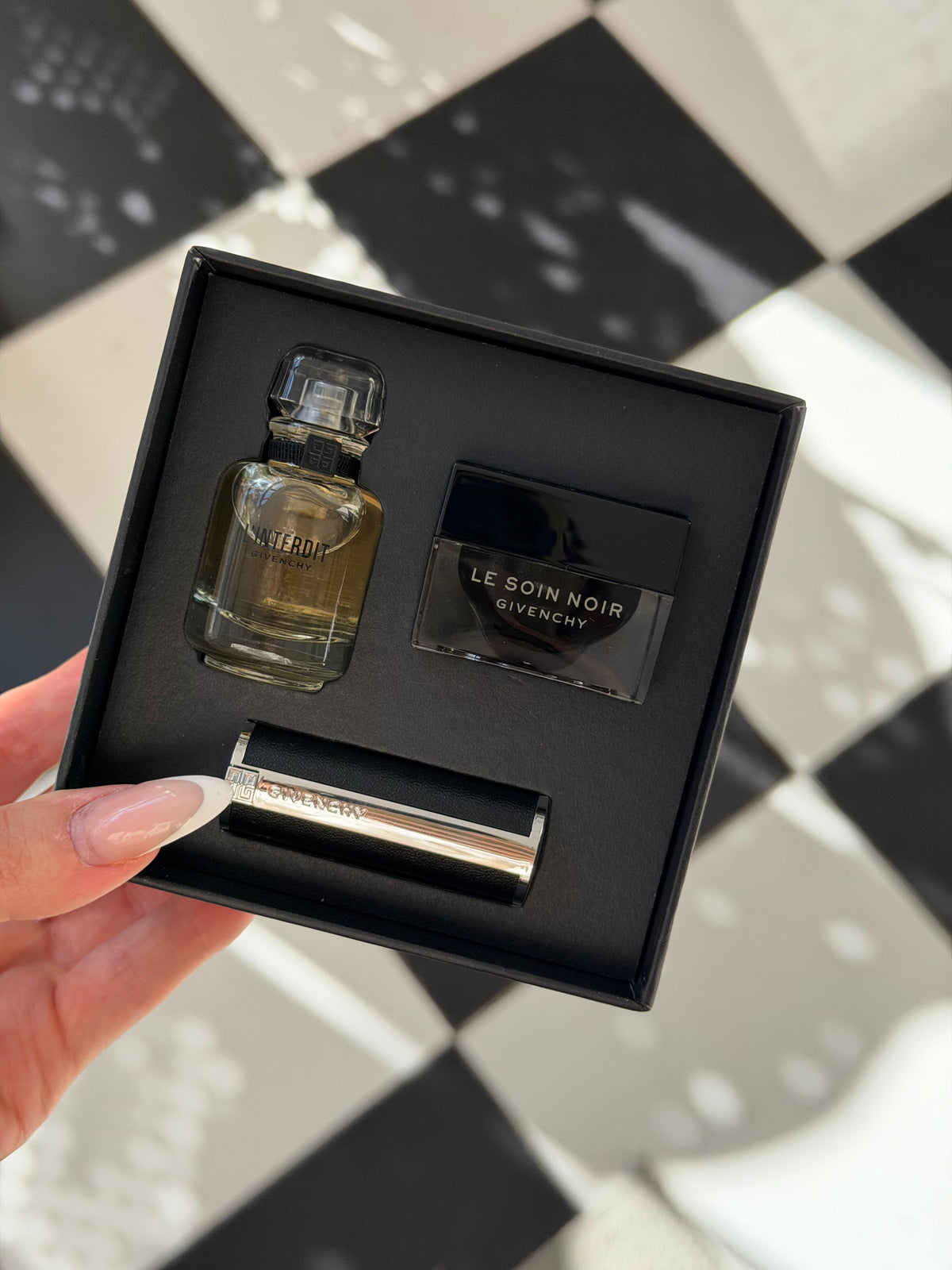GIVENCHY Essential Gift Set (Parfum, Lipstick, Cream)