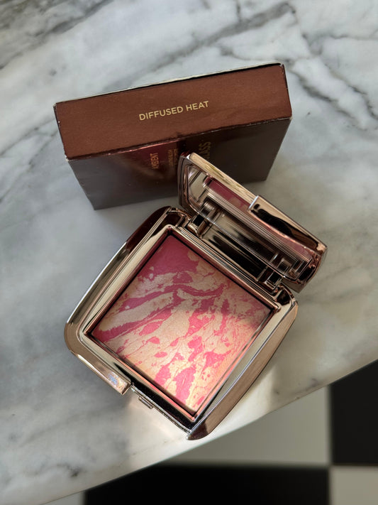 HOURGLASS Ambient Lighting Blush - Diffused Heat