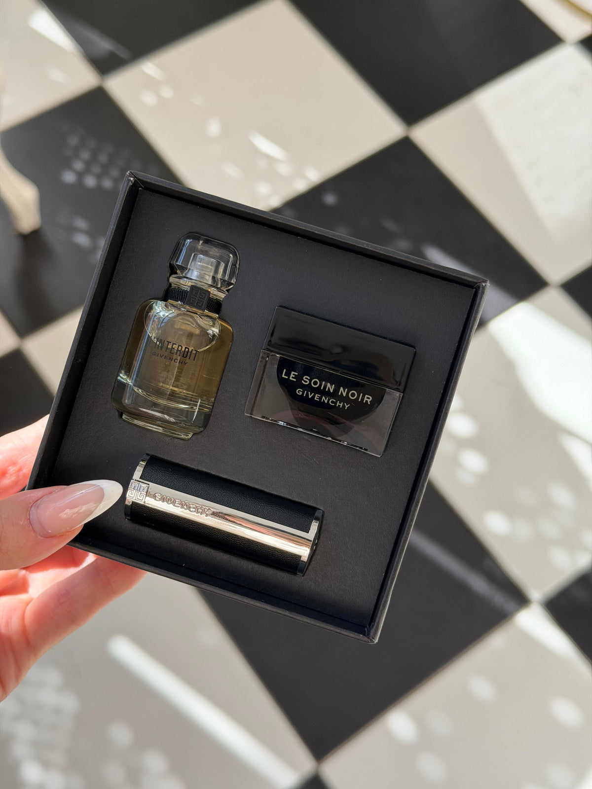 GIVENCHY Essential Gift Set (Parfum, Lipstick, Cream)