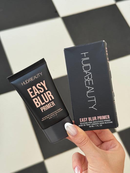 HUDA BEAUTY 
Easy Blur Silicone-Free Smoothing & Pore-Minimizing Primer