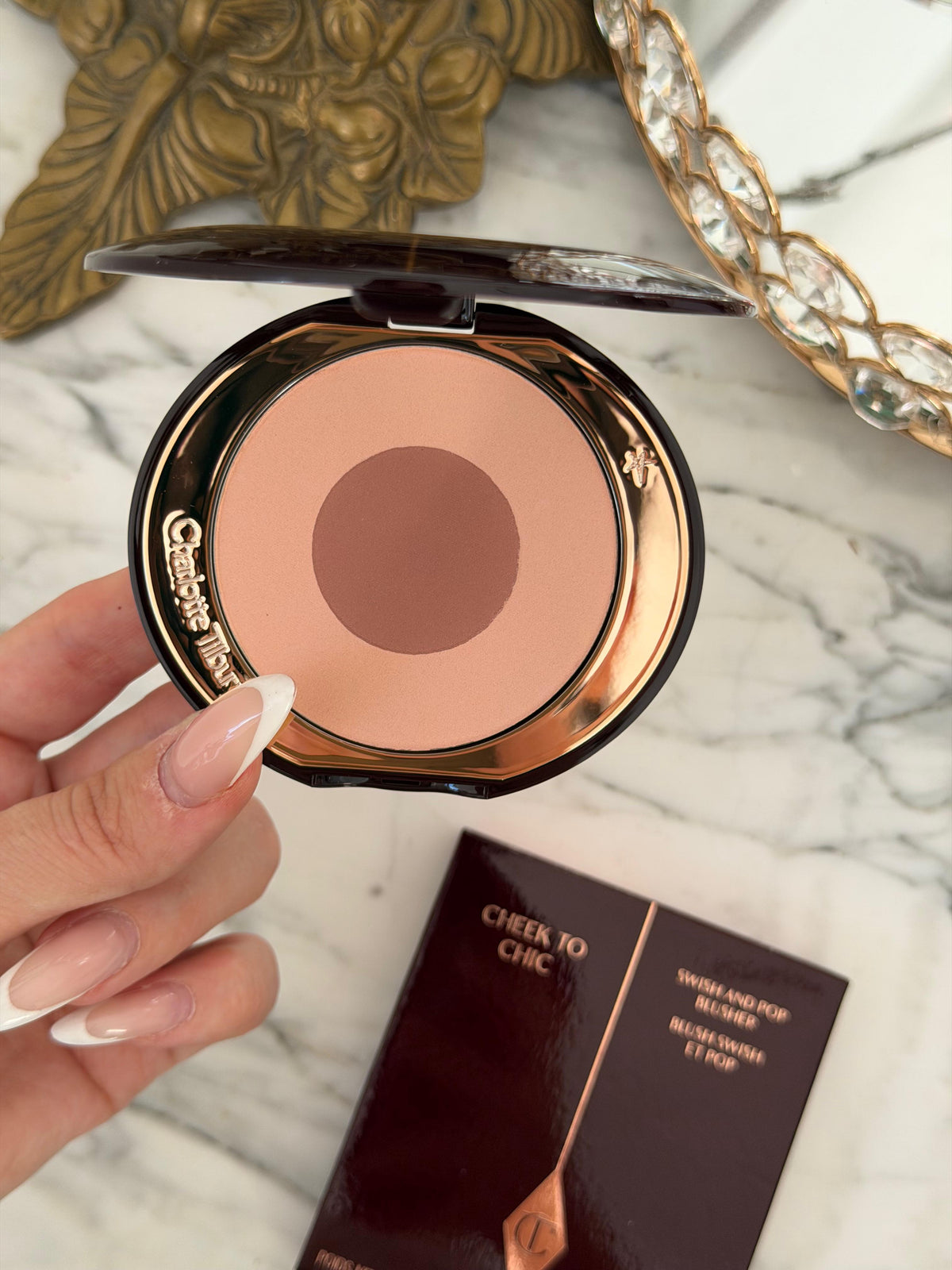 CHARLOTTE TILBURY Cheek To Chic Swish And Pop Blusher
