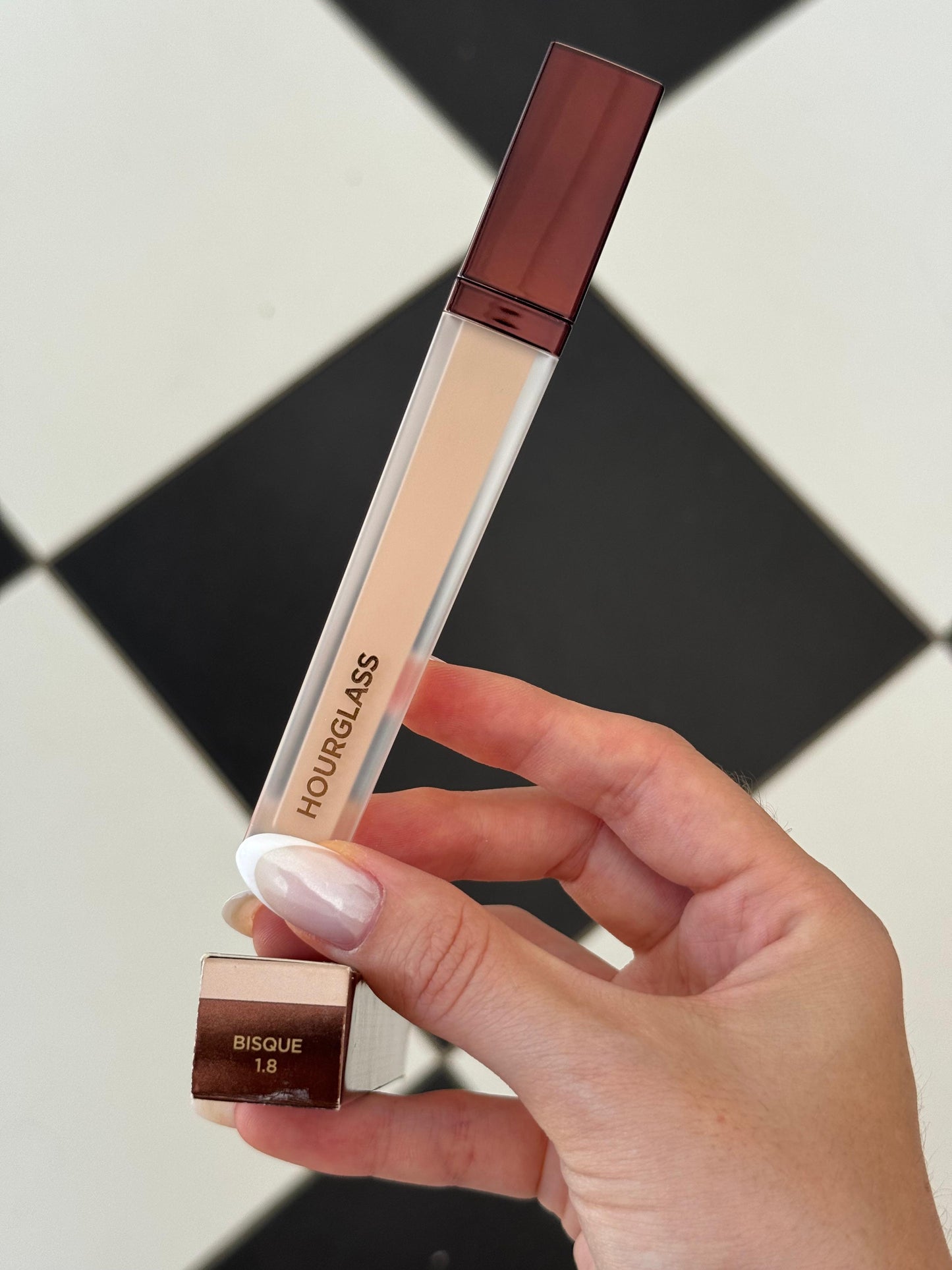 HOURGLASS Vanish™ Airbrush Concealer