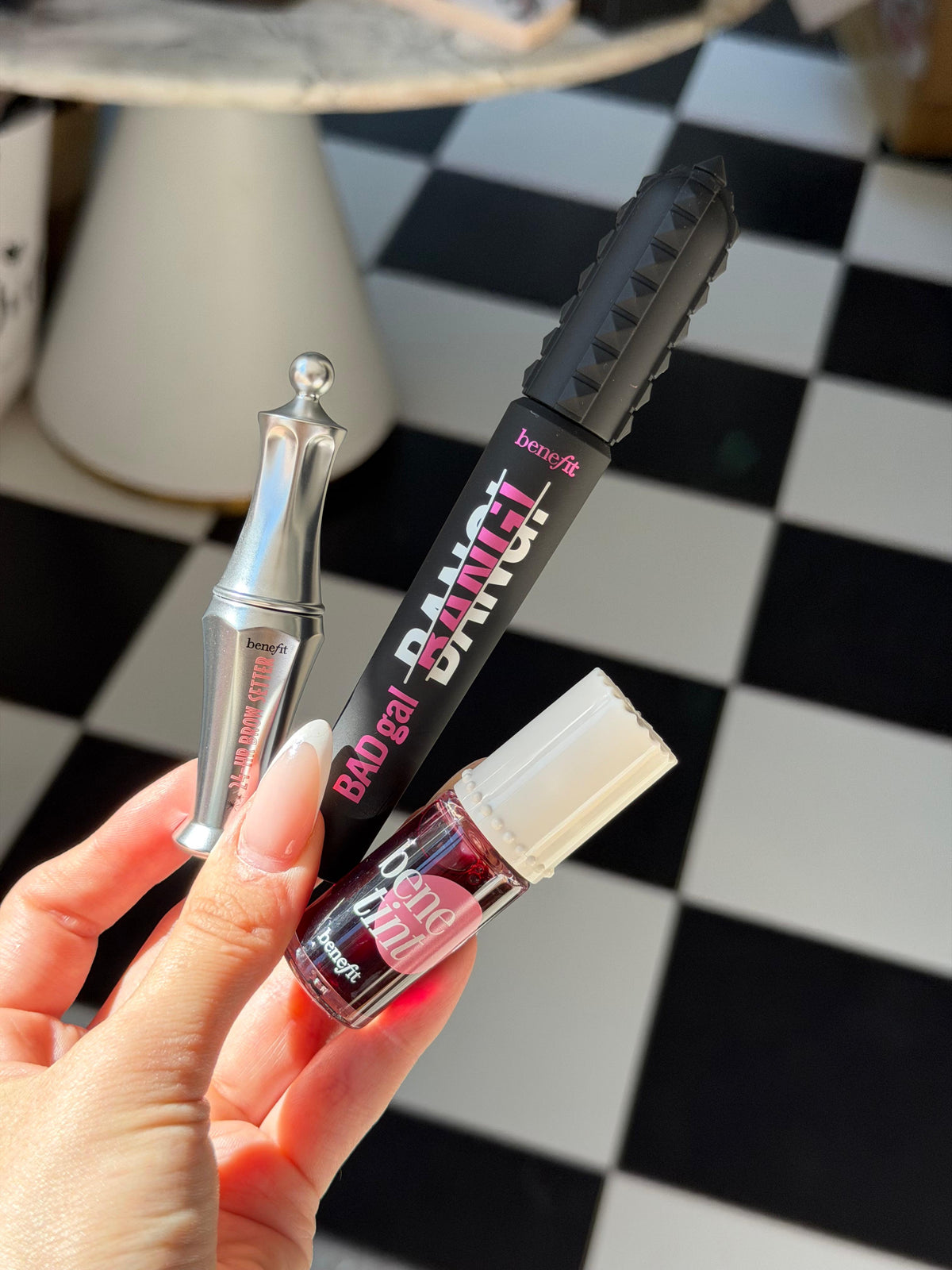 BENEFIT Rhythm & Beauty Radio Set
Full-size Mascara & Tint + Mini Brow Setter