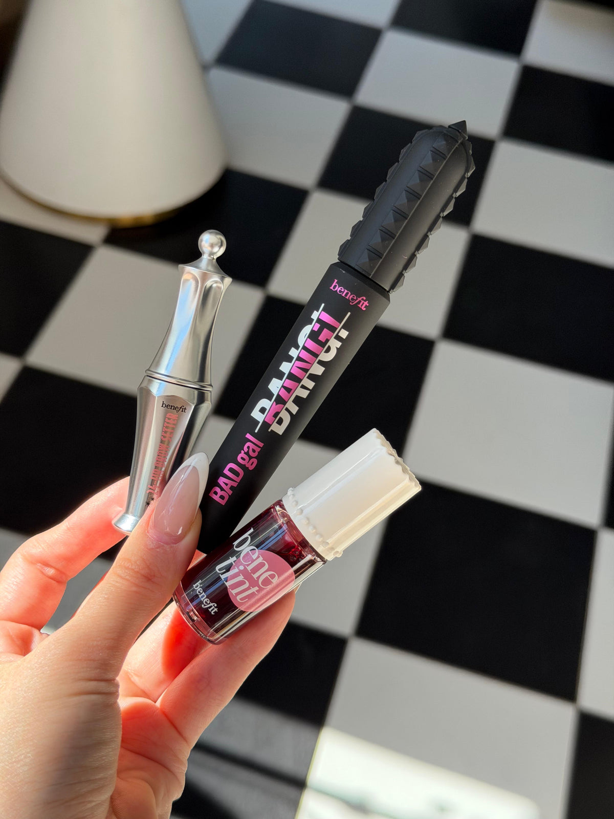 BENEFIT Rhythm & Beauty Radio Set
Full-size Mascara & Tint + Mini Brow Setter