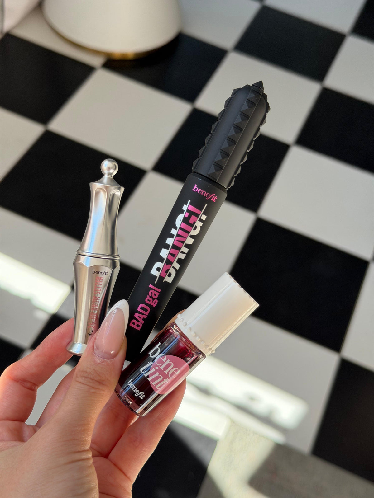 BENEFIT Rhythm & Beauty Radio Set
Full-size Mascara & Tint + Mini Brow Setter