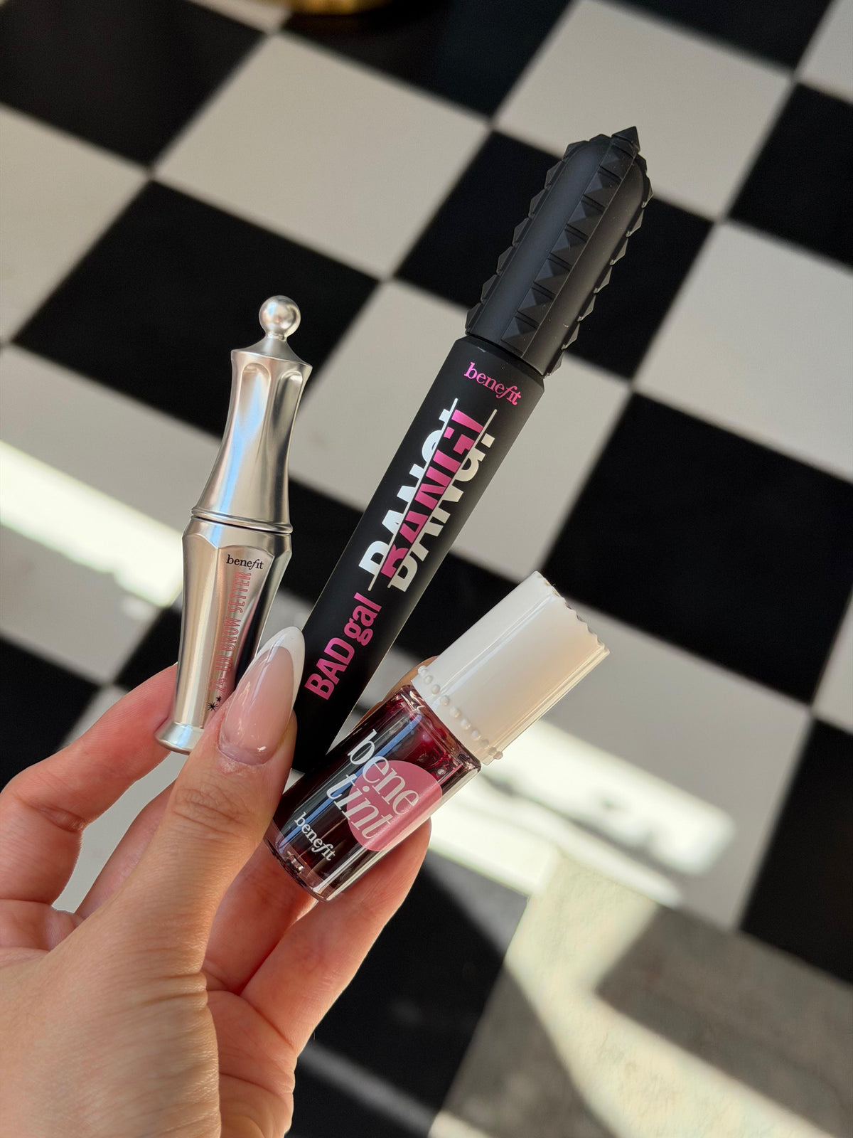 BENEFIT Rhythm & Beauty Radio Set
Full-size Mascara & Tint + Mini Brow Setter