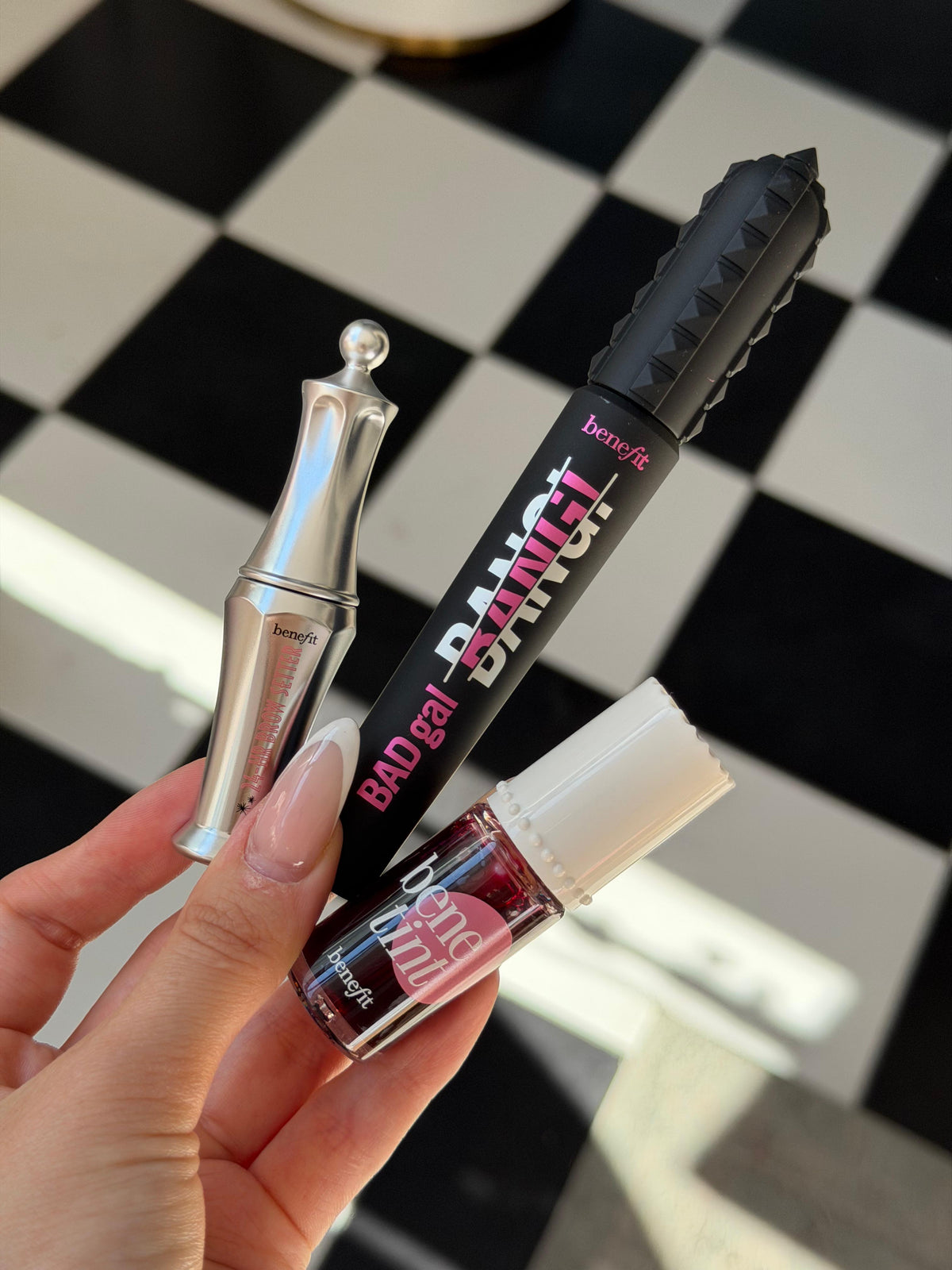 BENEFIT Rhythm & Beauty Radio Set
Full-size Mascara & Tint + Mini Brow Setter