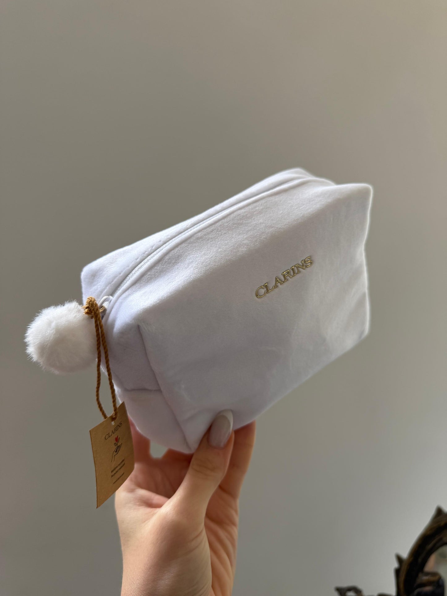 CLARINS White Travel Pouch Gift