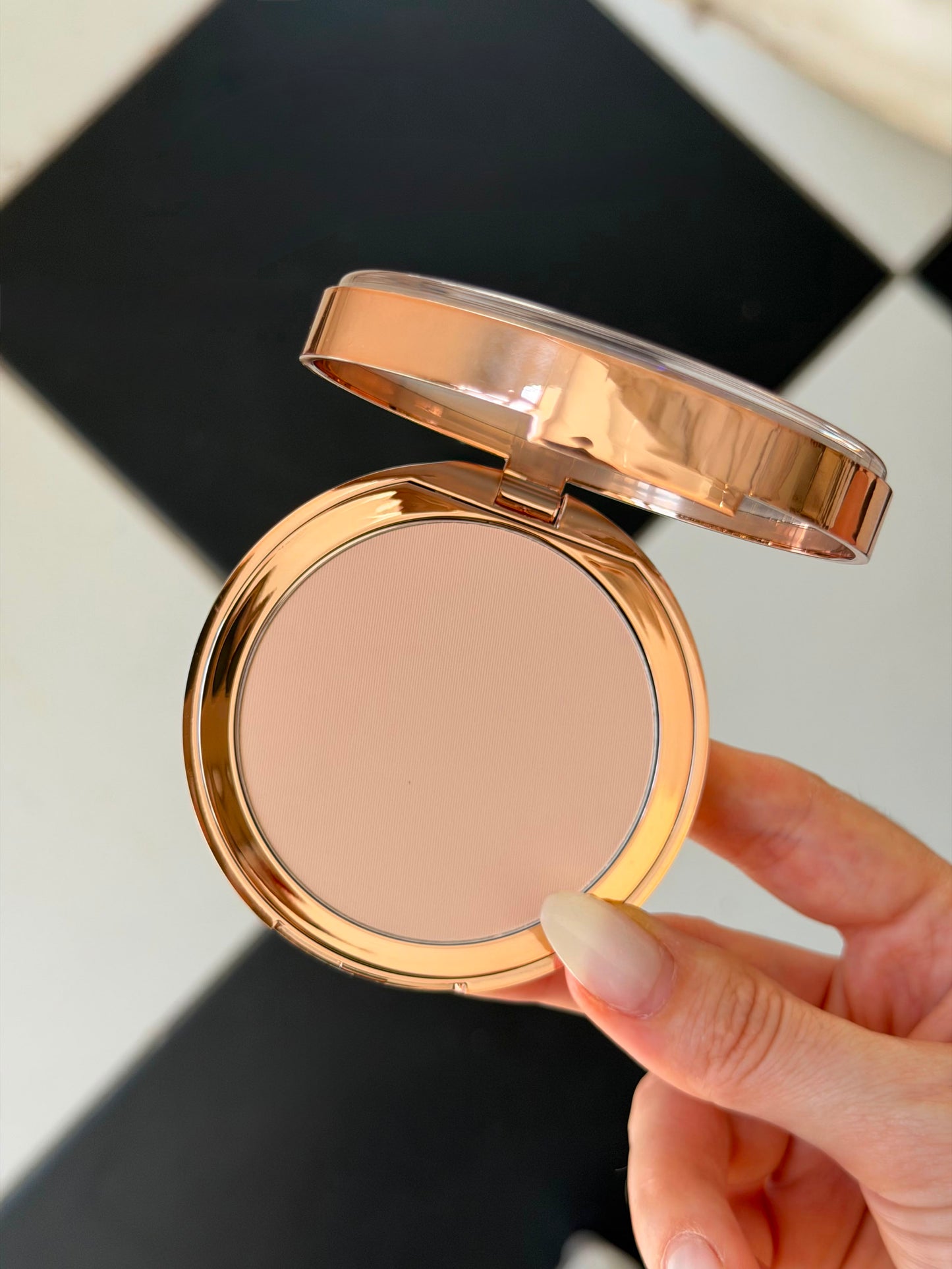 CHARLOTTE TILBURY Airbrush Flawless Finish - Complexion Smoothing Micro Powder (0)