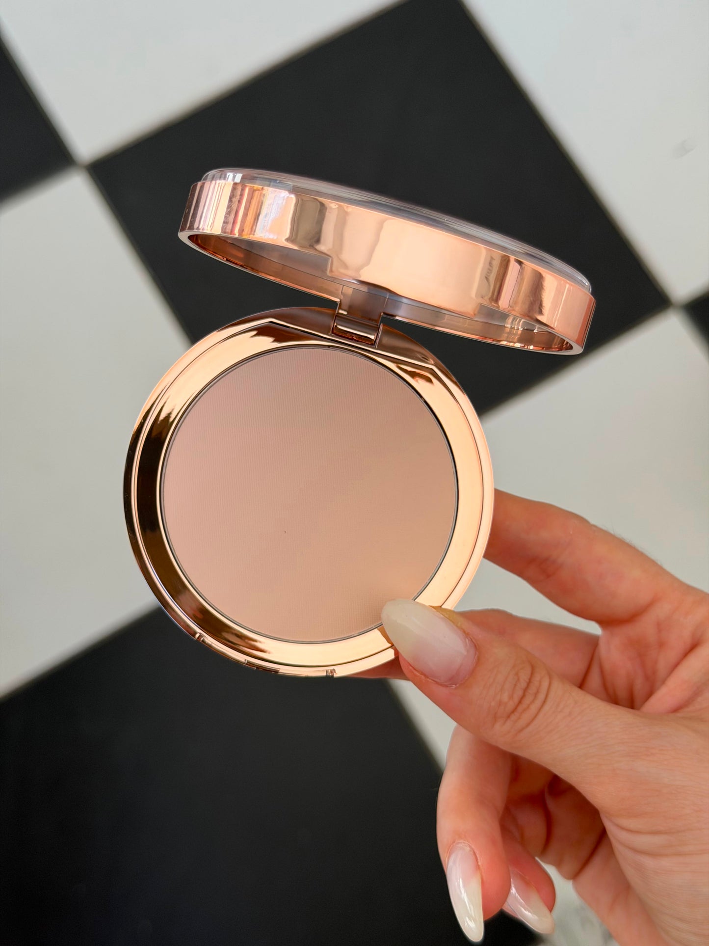 CHARLOTTE TILBURY Airbrush Flawless Finish - Complexion Smoothing Micro Powder (0)