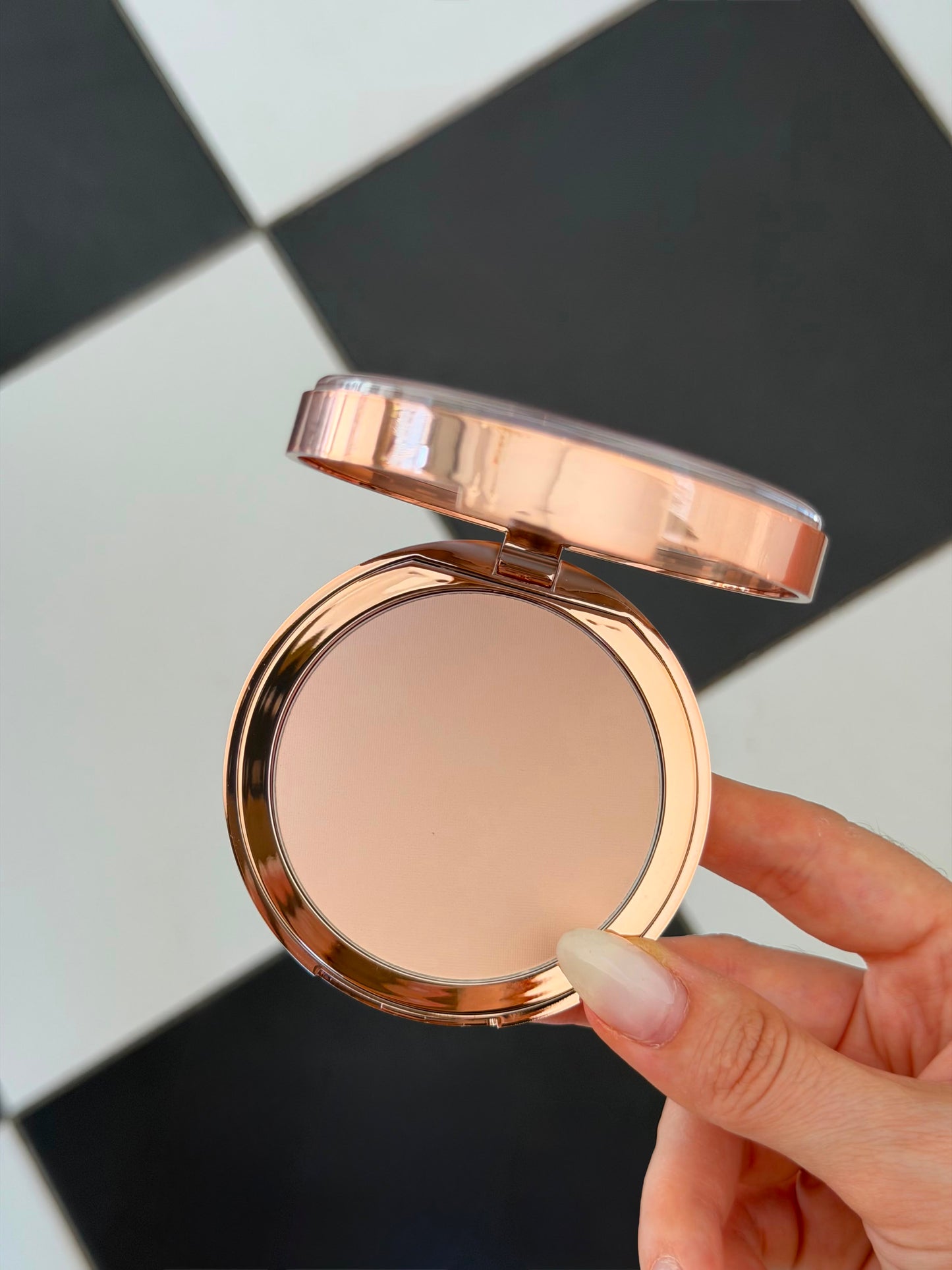 CHARLOTTE TILBURY Airbrush Flawless Finish - Complexion Smoothing Micro Powder (0)