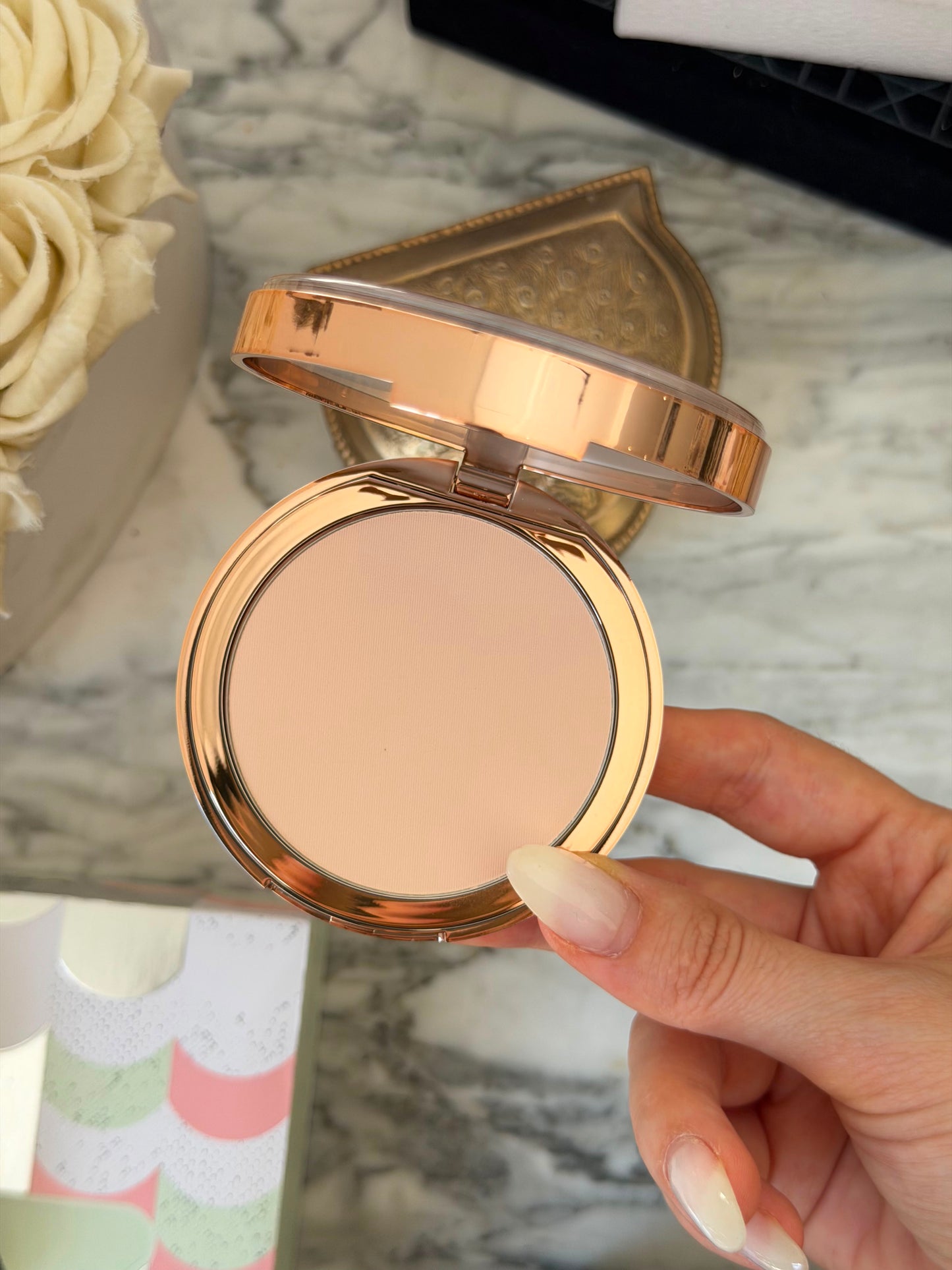 CHARLOTTE TILBURY Airbrush Flawless Finish - Complexion Smoothing Micro Powder (0)