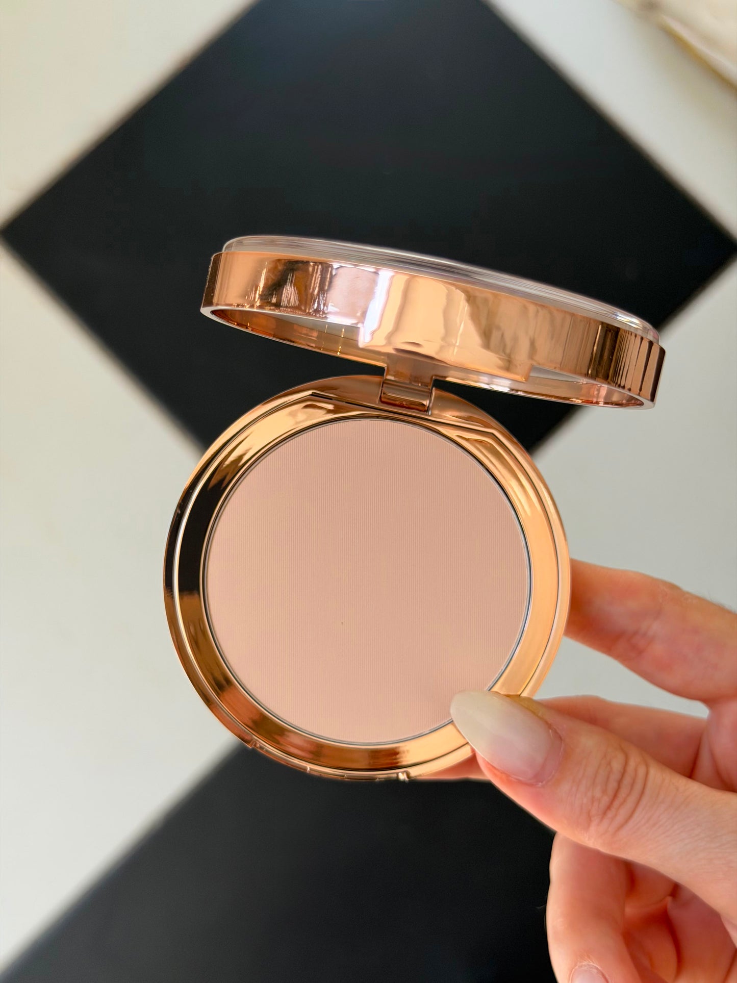 CHARLOTTE TILBURY Airbrush Flawless Finish - Complexion Smoothing Micro Powder (0)