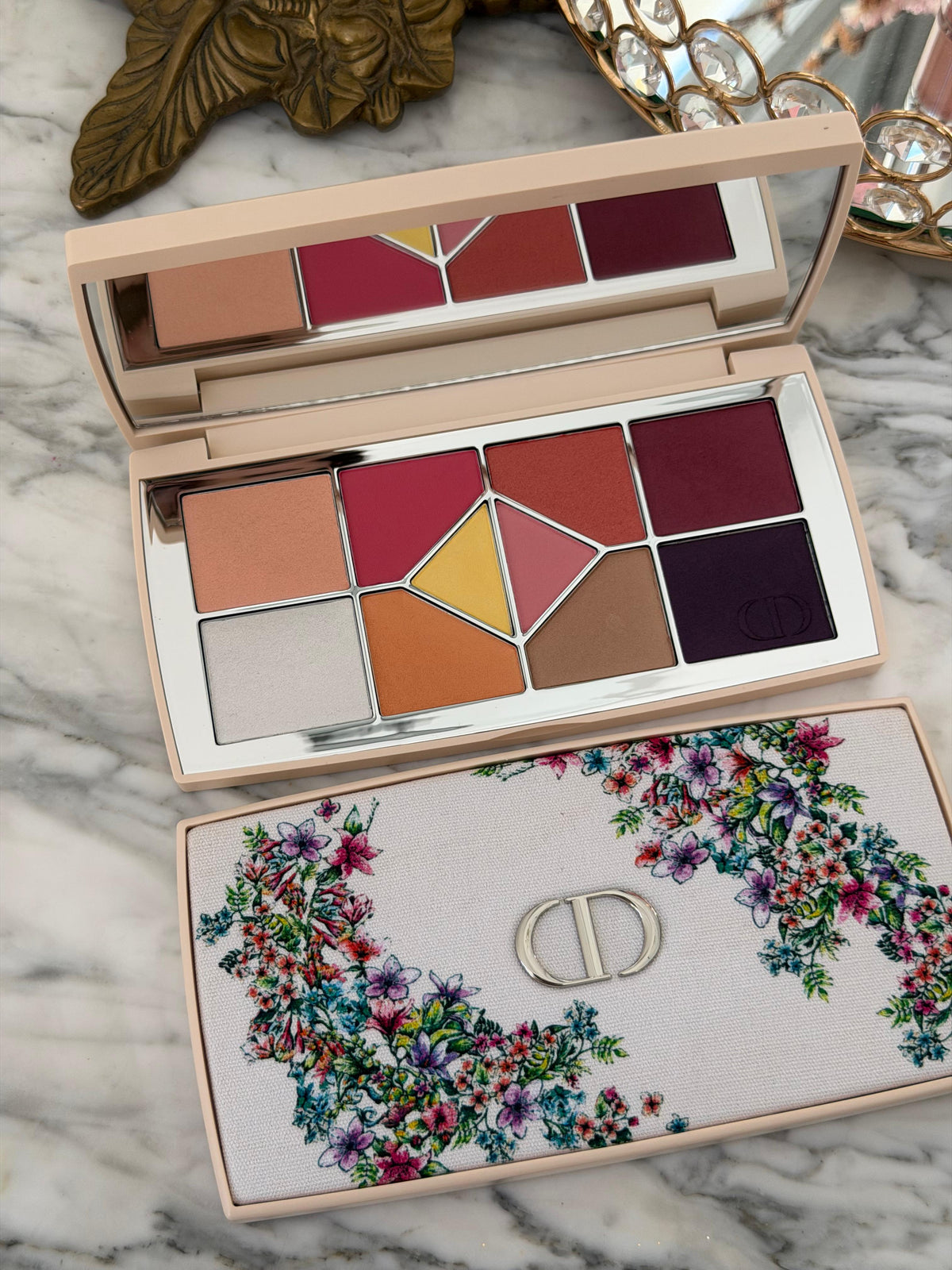 DIOR Diorshow 10 Couleurs Blooming Boudoir Limited Edition
Eye Palette - 10 Eyeshadows - High Color And Long Wear