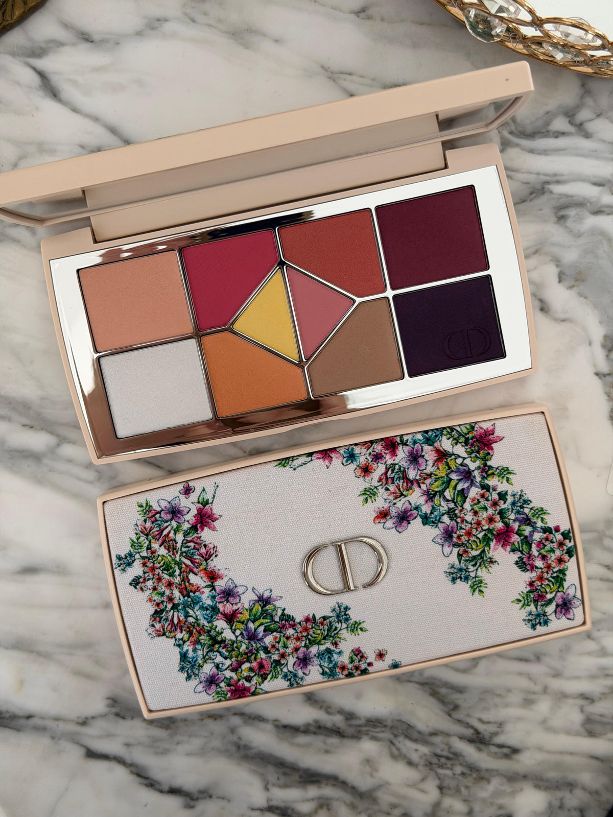 DIOR Diorshow 10 Couleurs Blooming Boudoir Limited Edition
Eye Palette - 10 Eyeshadows - High Color And Long Wear