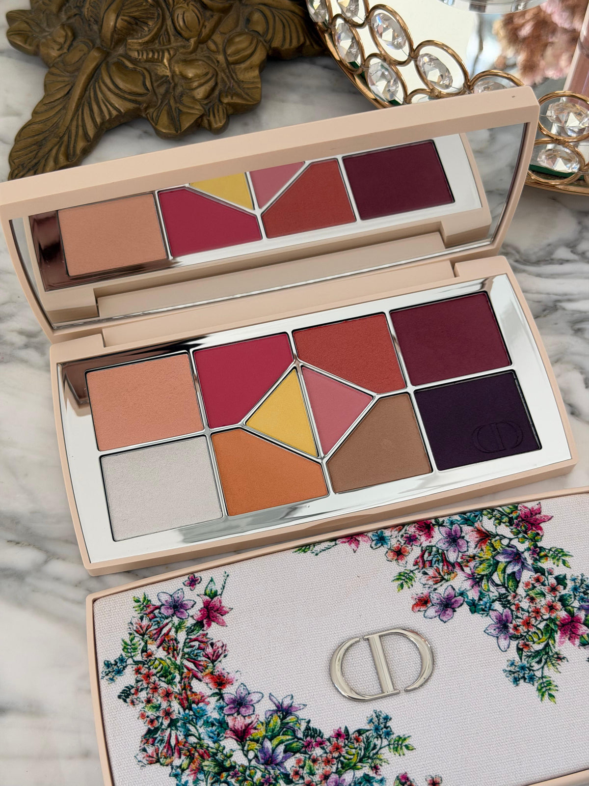 DIOR Diorshow 10 Couleurs Blooming Boudoir Limited Edition
Eye Palette - 10 Eyeshadows - High Color And Long Wear