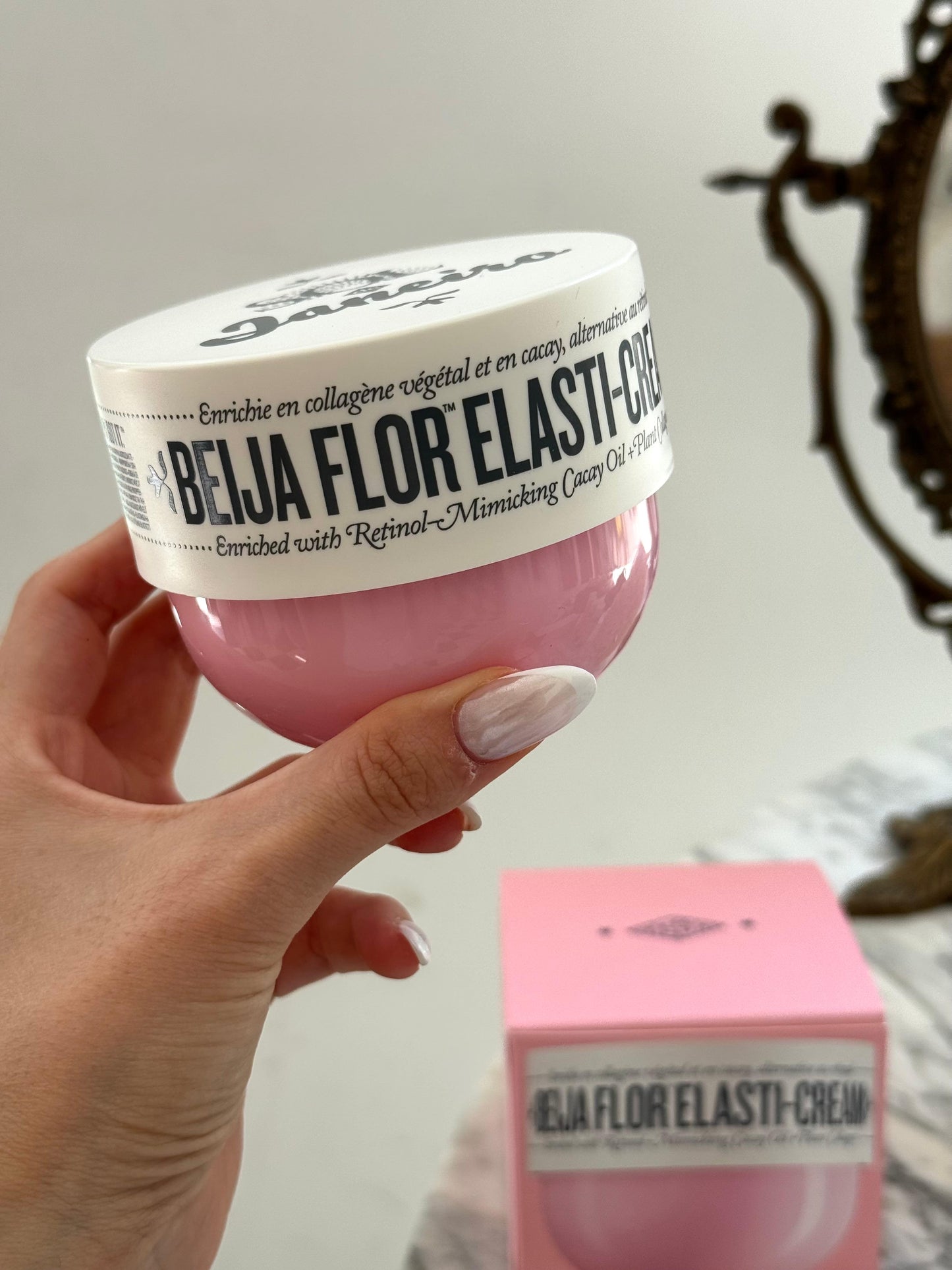 SOL DE JANEIRO Beija Flor™ Elasti-Cream 240ml
Body Cream With Vegan Collagen + Cacay Oil