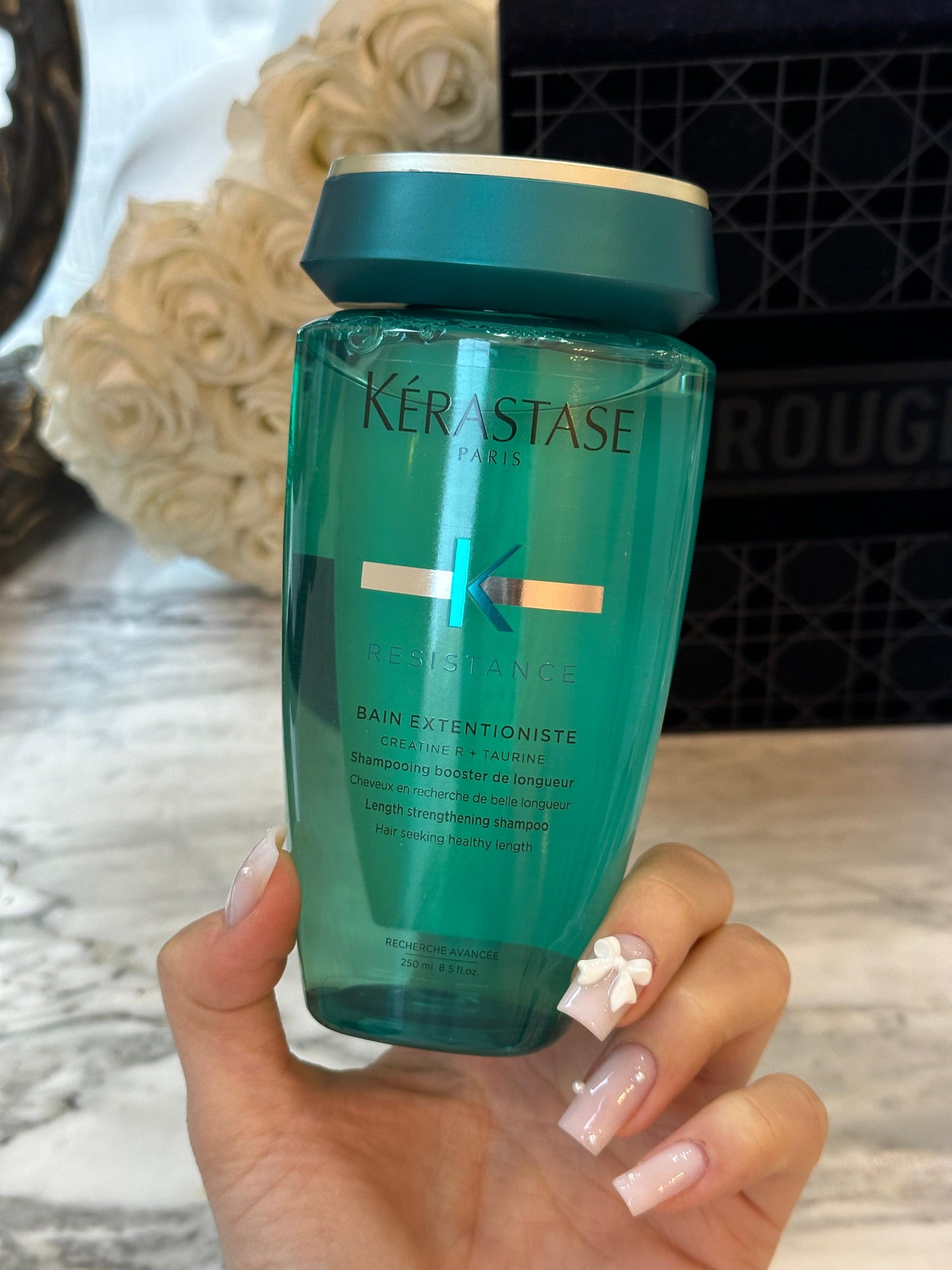 KÉRASTASE Resistance Bain Extentioniste
Elasticity-Enhancing Shampoo