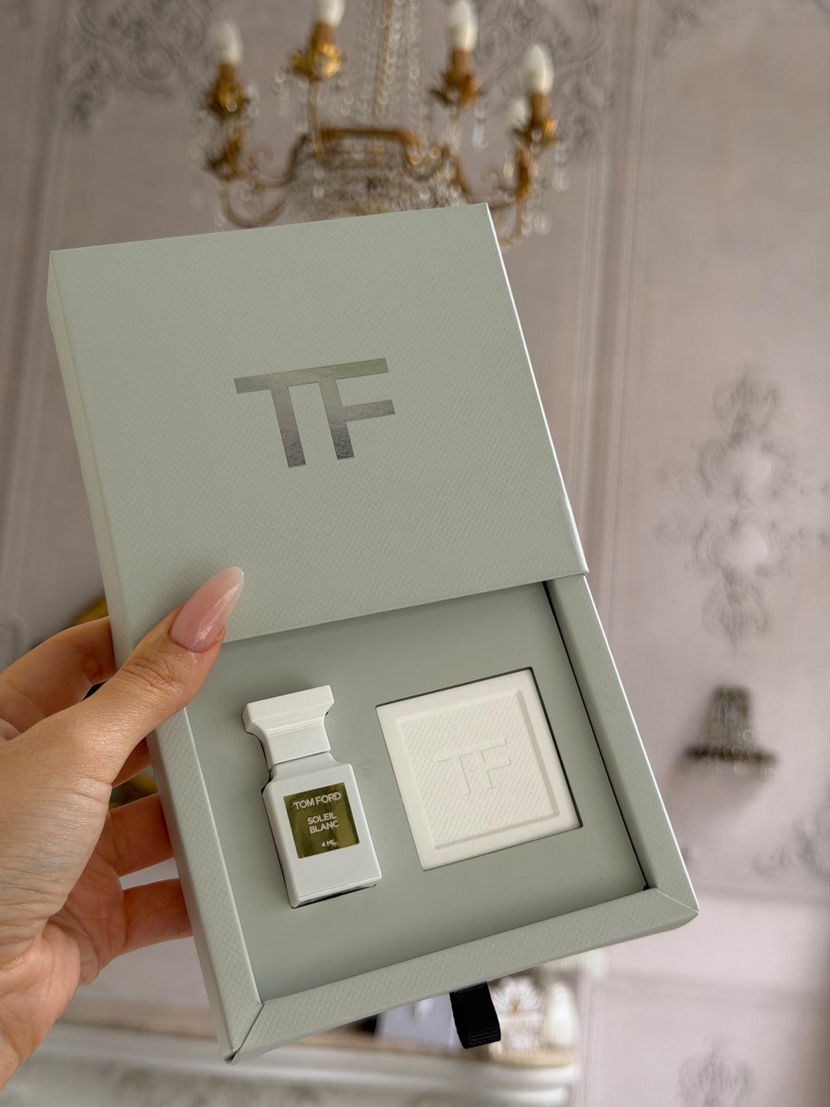 TOM FORD Soleil Blanc Eau De Parfum 4ml + Diffuser Stone Gift Set