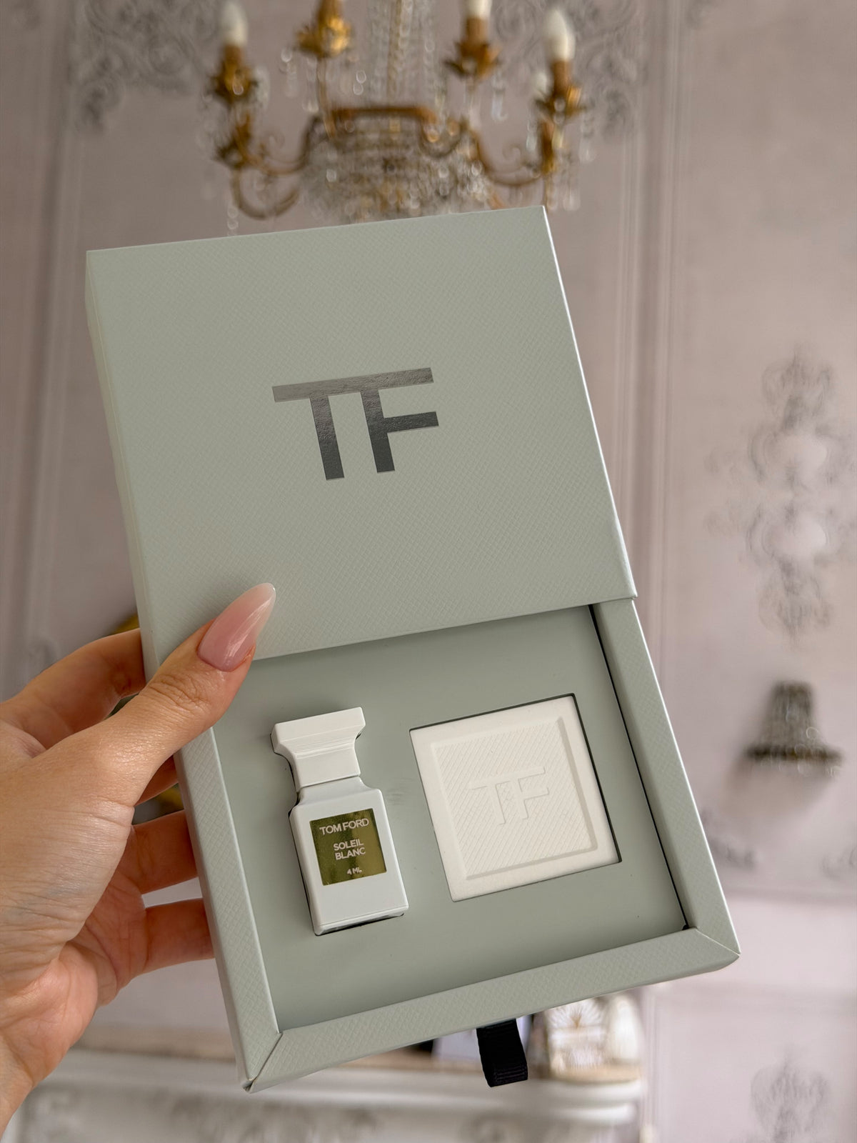 TOM FORD Soleil Blanc Eau De Parfum 4ml + Diffuser Stone Gift Set