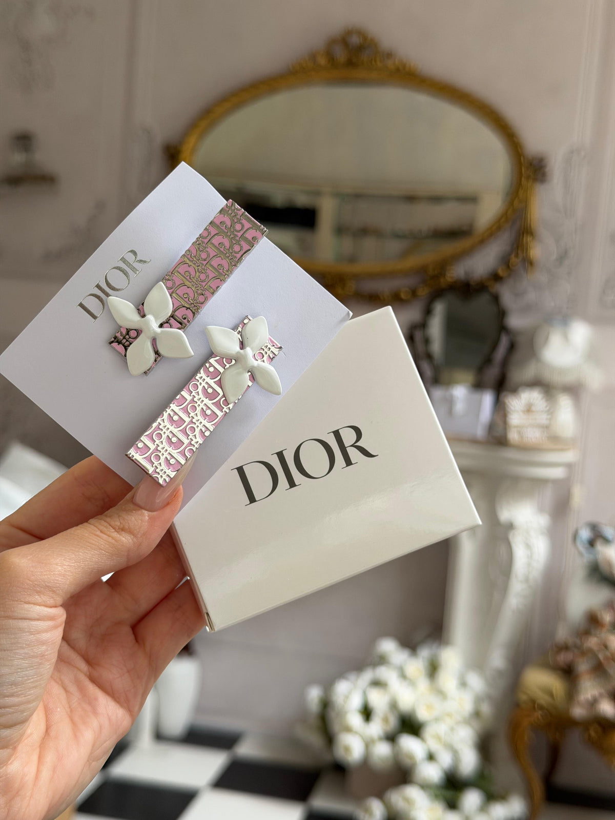 DIOR Beauty Flower Chic Hair Clip