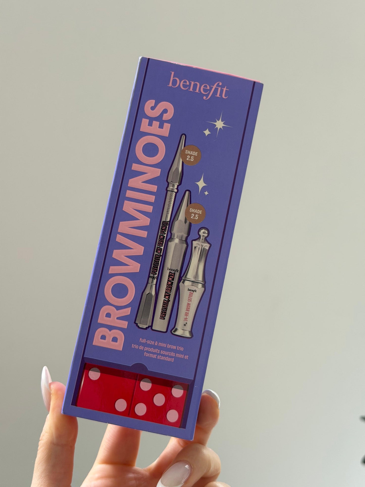 BENEFIT BROWminoes Holiday Gift Set - Blonde
Full-Size Brow Defining Pencil, Volumizing Fiber Brow Gel, And Brow Setting Gel