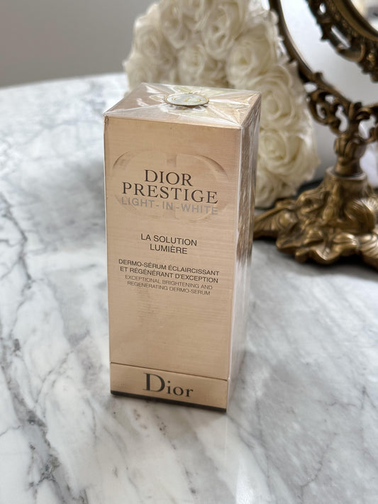 DIOR Prestige La Solution Lumière Activated Serum
Revitalizing and Brightening Dermo-Serum – Face and Neck