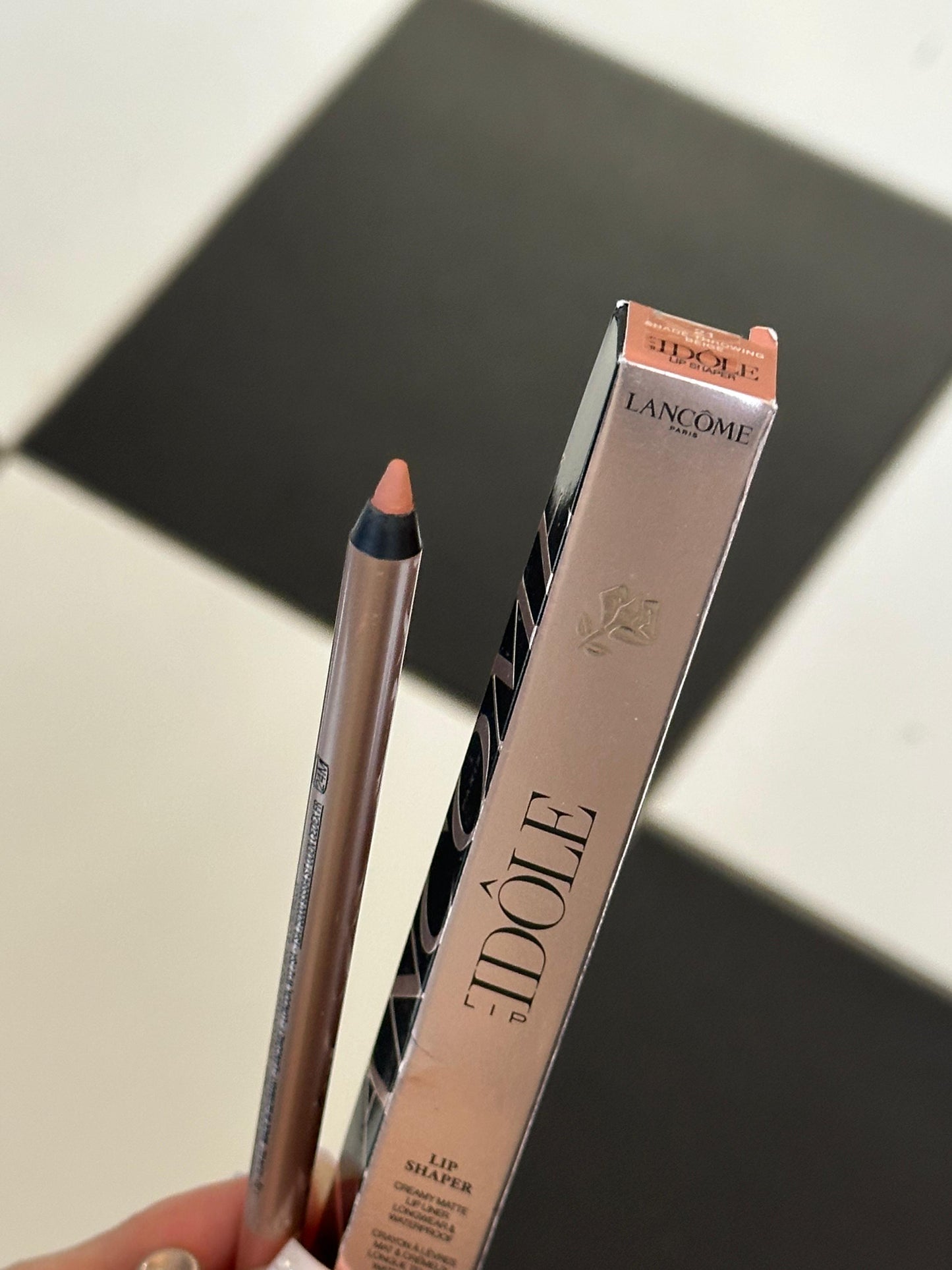 LANCÔME Lip Idôle Lip Shaper
Creamy Matte Lip Liner (21)